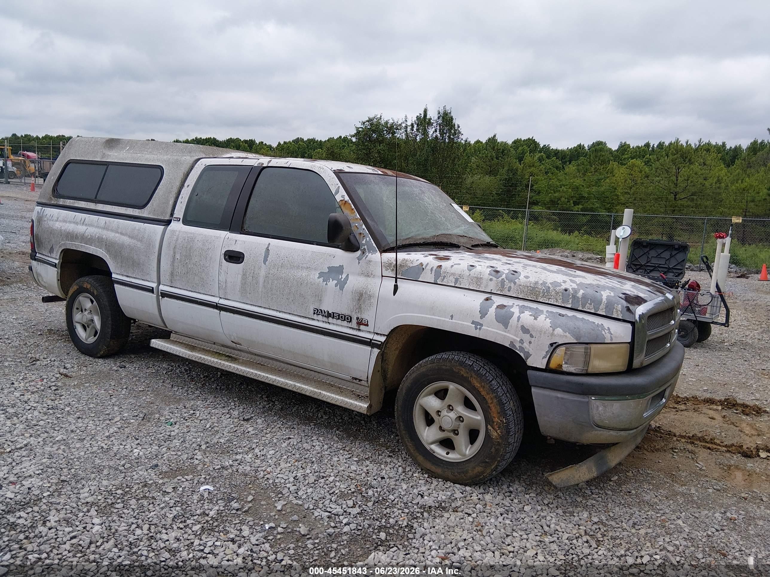 1996 Dodge Ram 1500   White vin: 1B7HC13Y5TJ186831