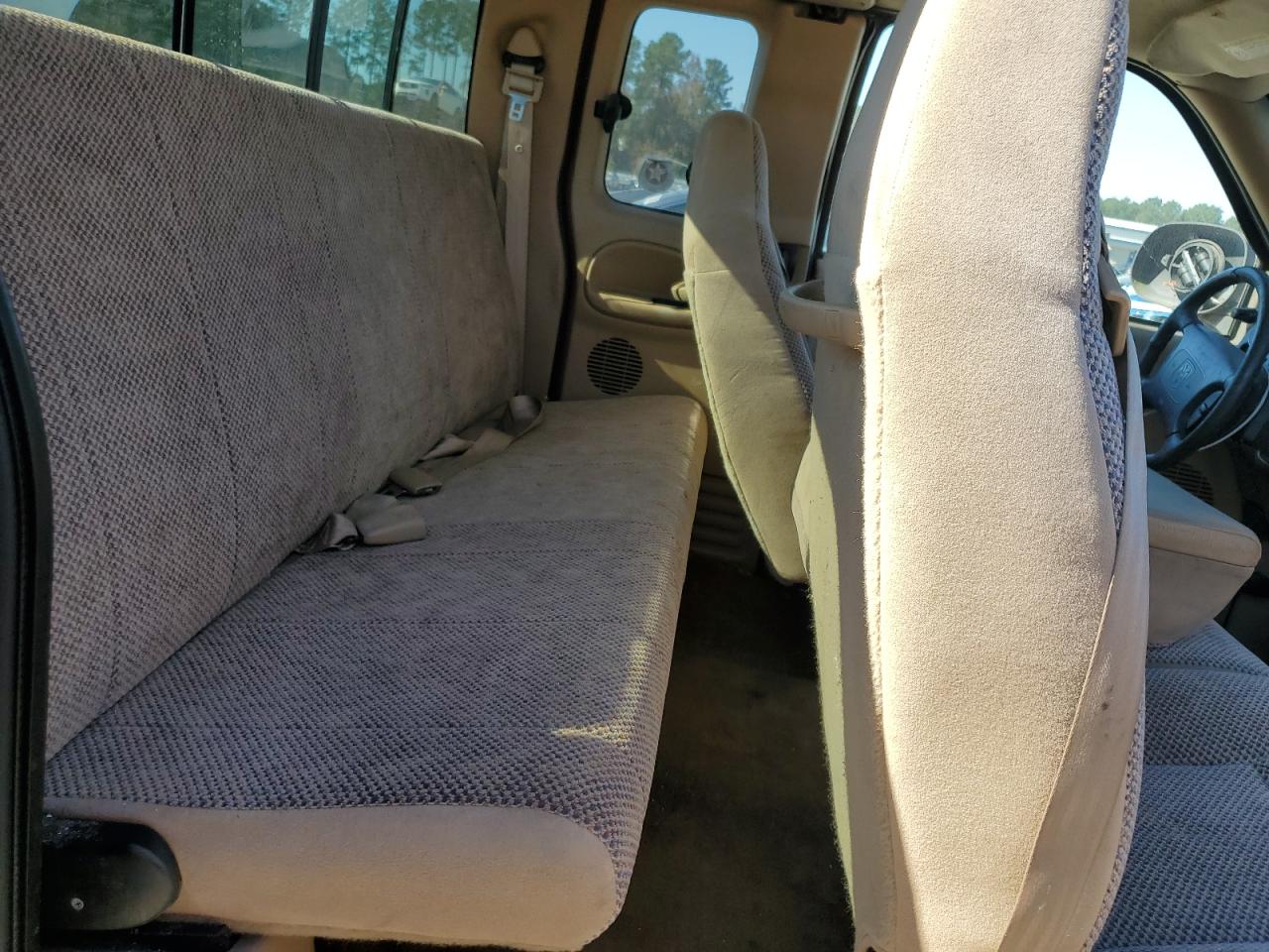 1998 Dodge Ram 1500 Burgundy vin: 1B7HC13Y5WJ225499