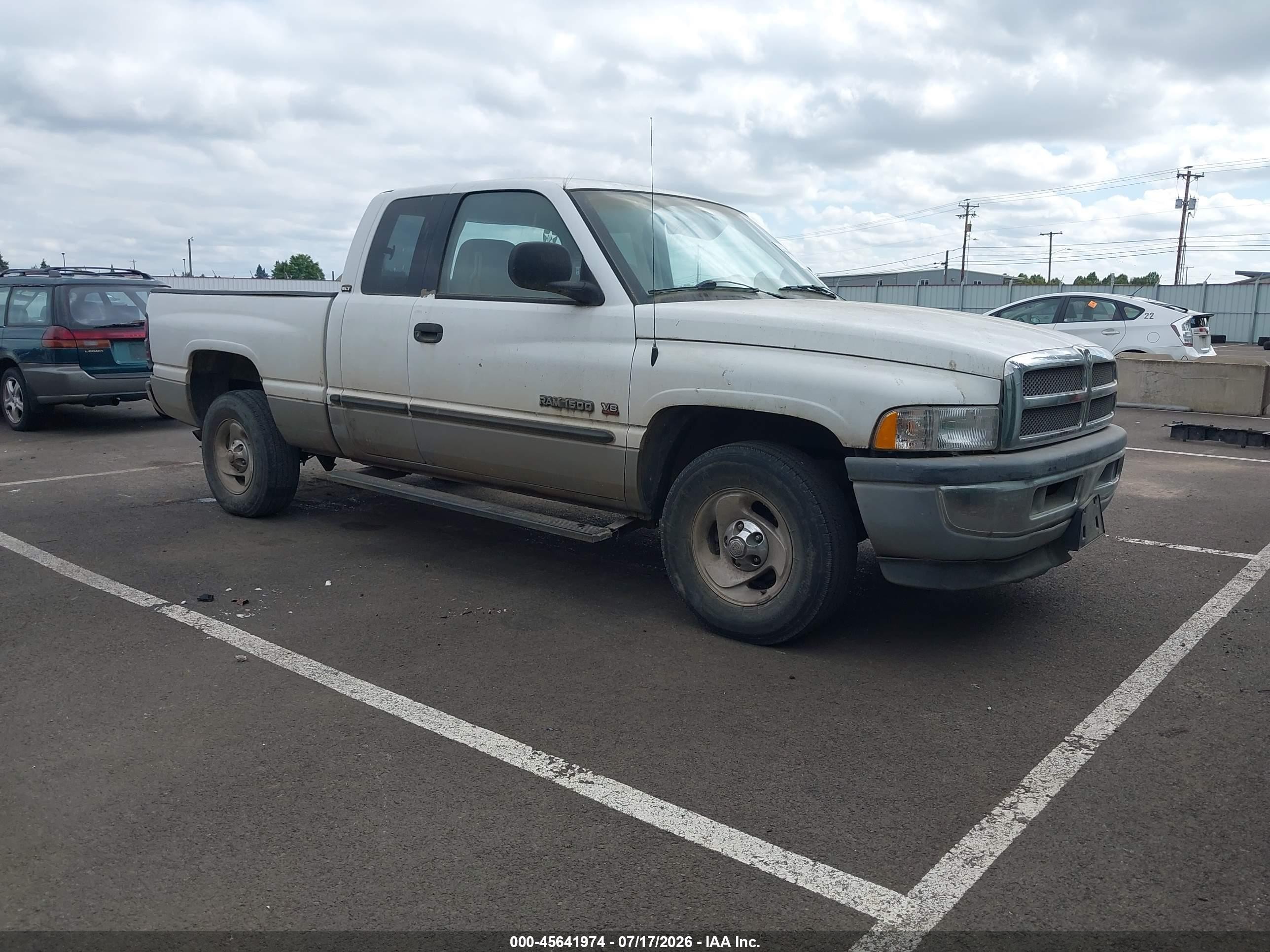 2001 Dodge Ram 1500 St White vin: 1B7HC13Z01J261604
