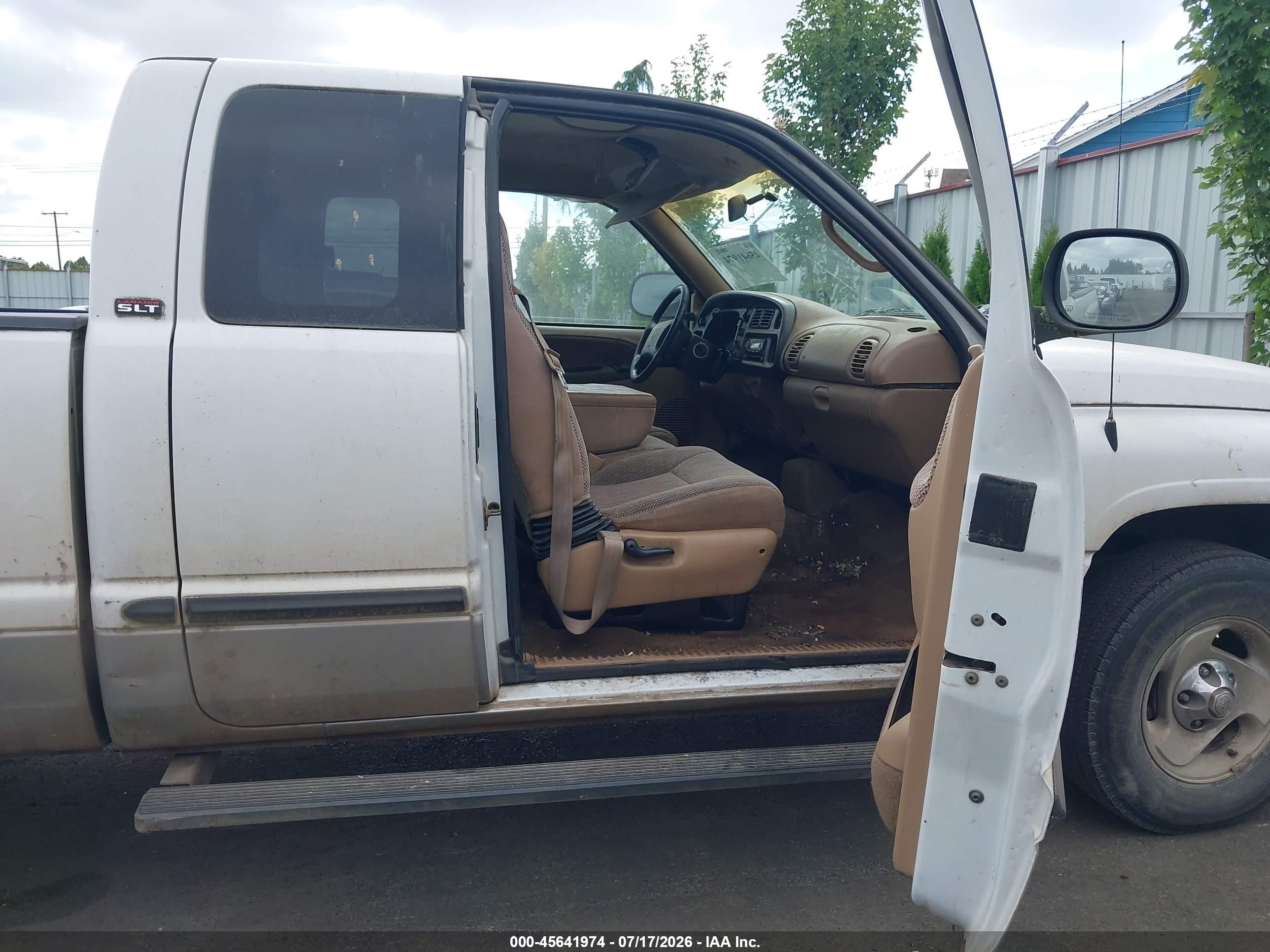 2001 Dodge Ram 1500 St White vin: 1B7HC13Z01J261604