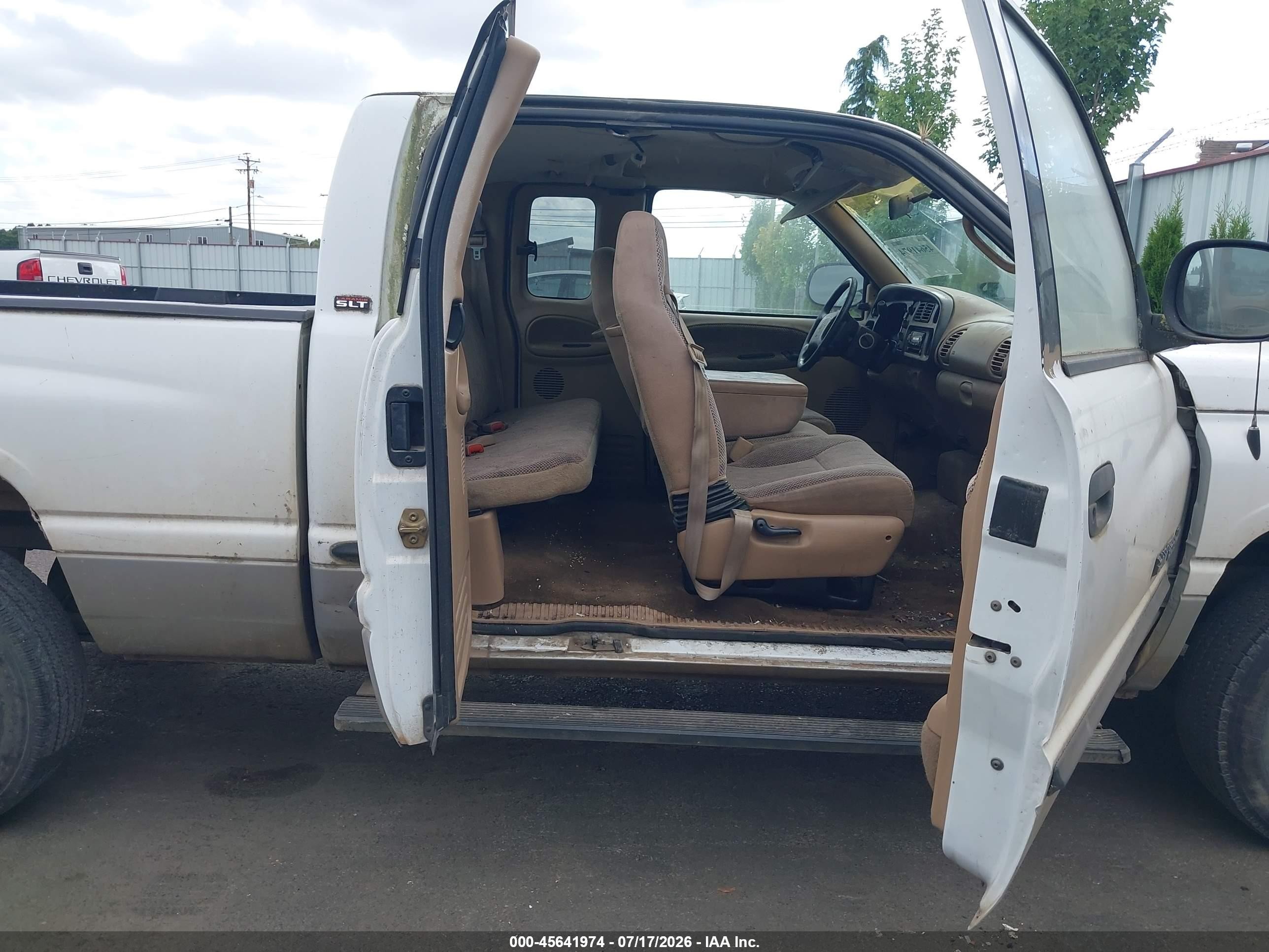 2001 Dodge Ram 1500 St White vin: 1B7HC13Z01J261604
