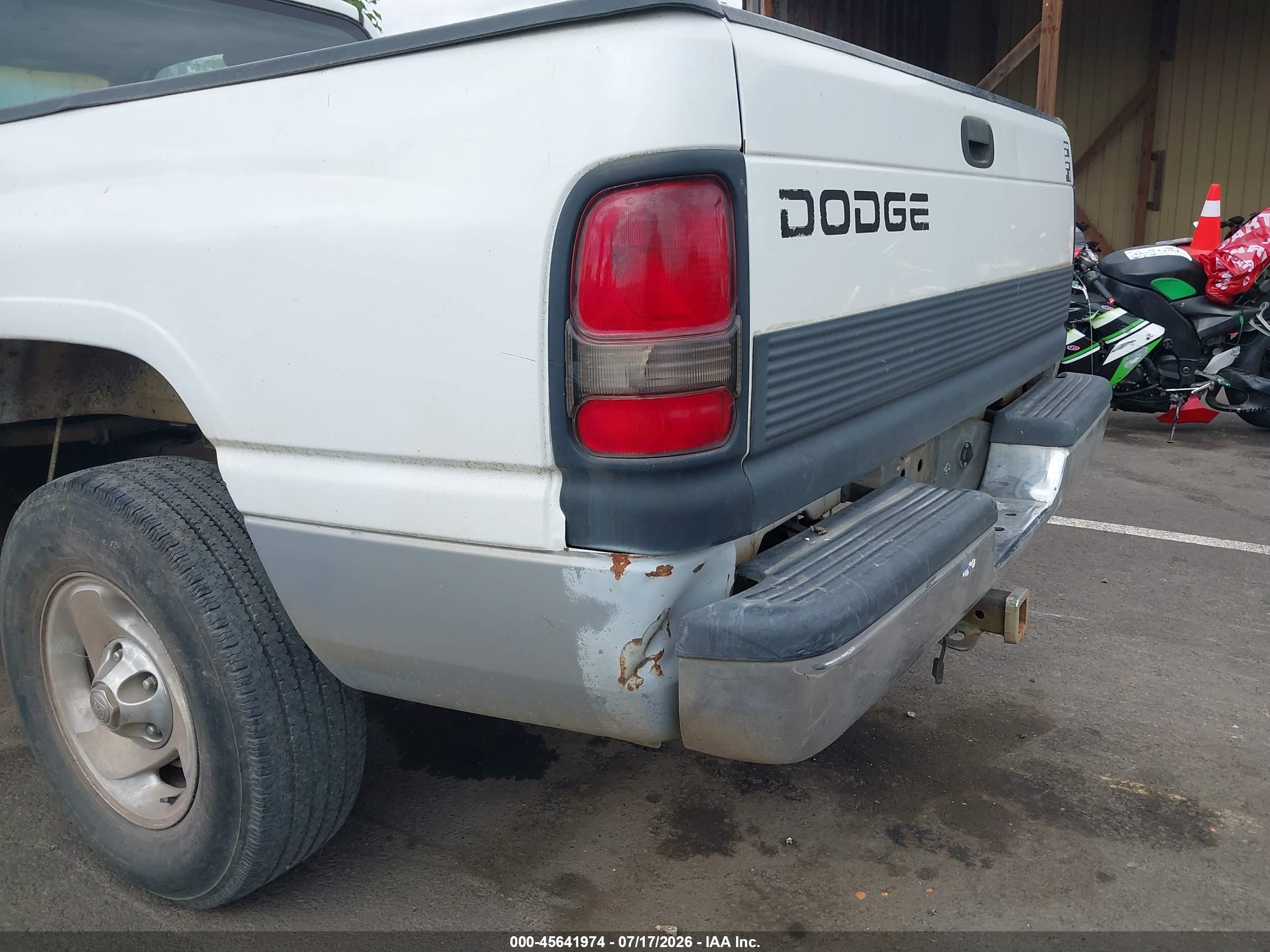 2001 Dodge Ram 1500 St White vin: 1B7HC13Z01J261604