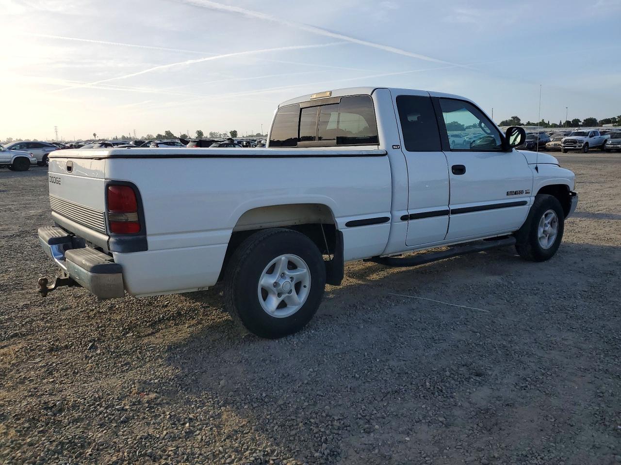 1999 Dodge Ram 1500 White vin: 1B7HC13Z1XJ561922