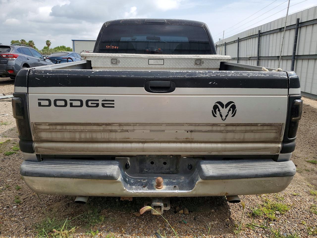 1999 Dodge Ram 1500 Серебряный vin: 1B7HC13Z3XJ508364