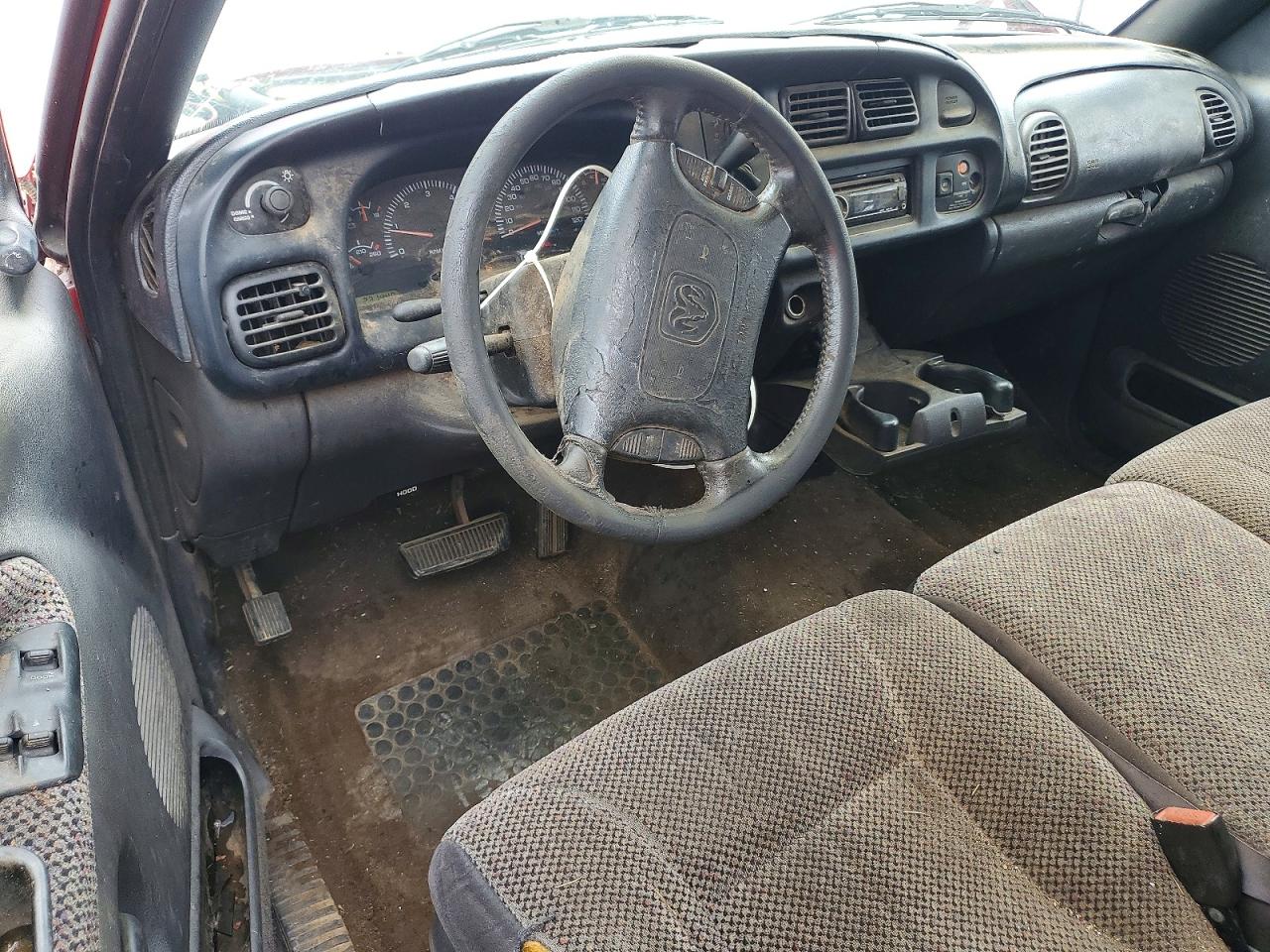 1998 Dodge Ram 1500 Red vin: 1B7HC13Z4WJ237877