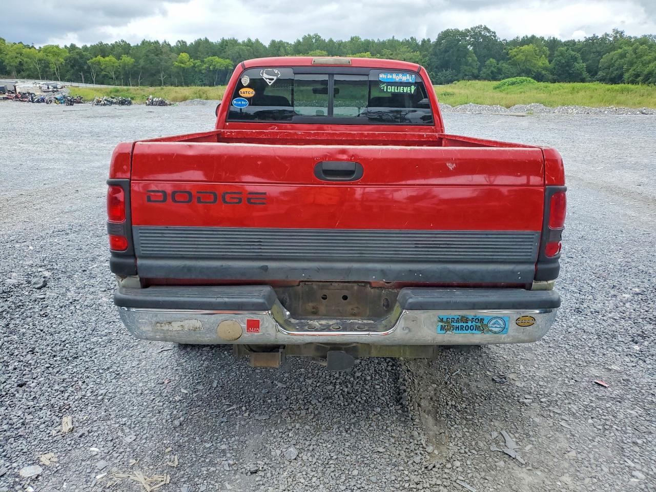 1998 Dodge Ram 1500 Red vin: 1B7HC13Z4WJ237877