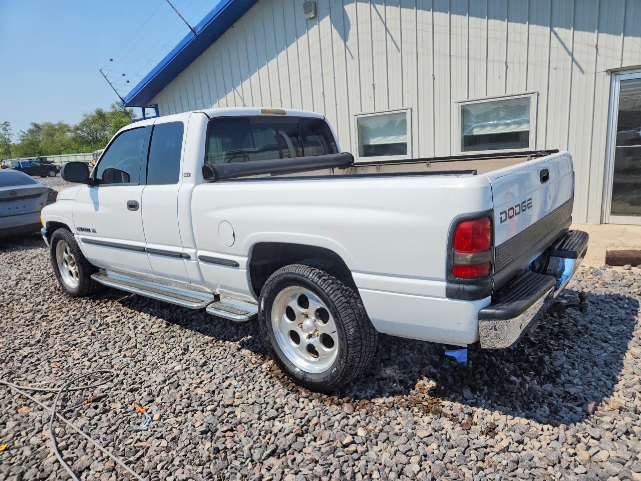 1998 Dodge Ram 1500 White vin: 1B7HC13Z5WJ102679