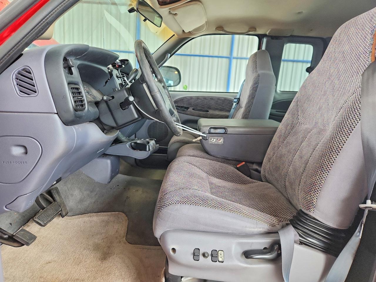 1998 Dodge Ram 1500 Red vin: 1B7HC13Z8WJ215106