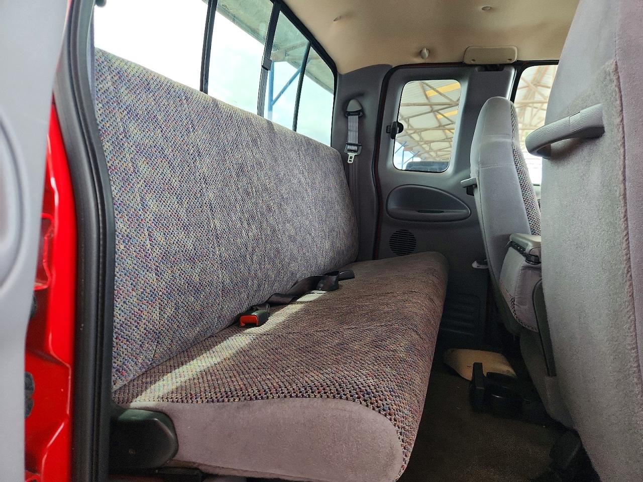 1998 Dodge Ram 1500 Red vin: 1B7HC13Z8WJ215106