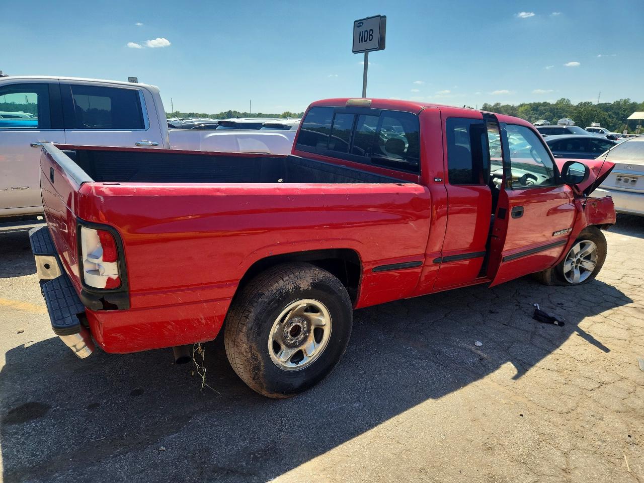 1998 Dodge Ram 1500 Red vin: 1B7HC13ZXWJ111121