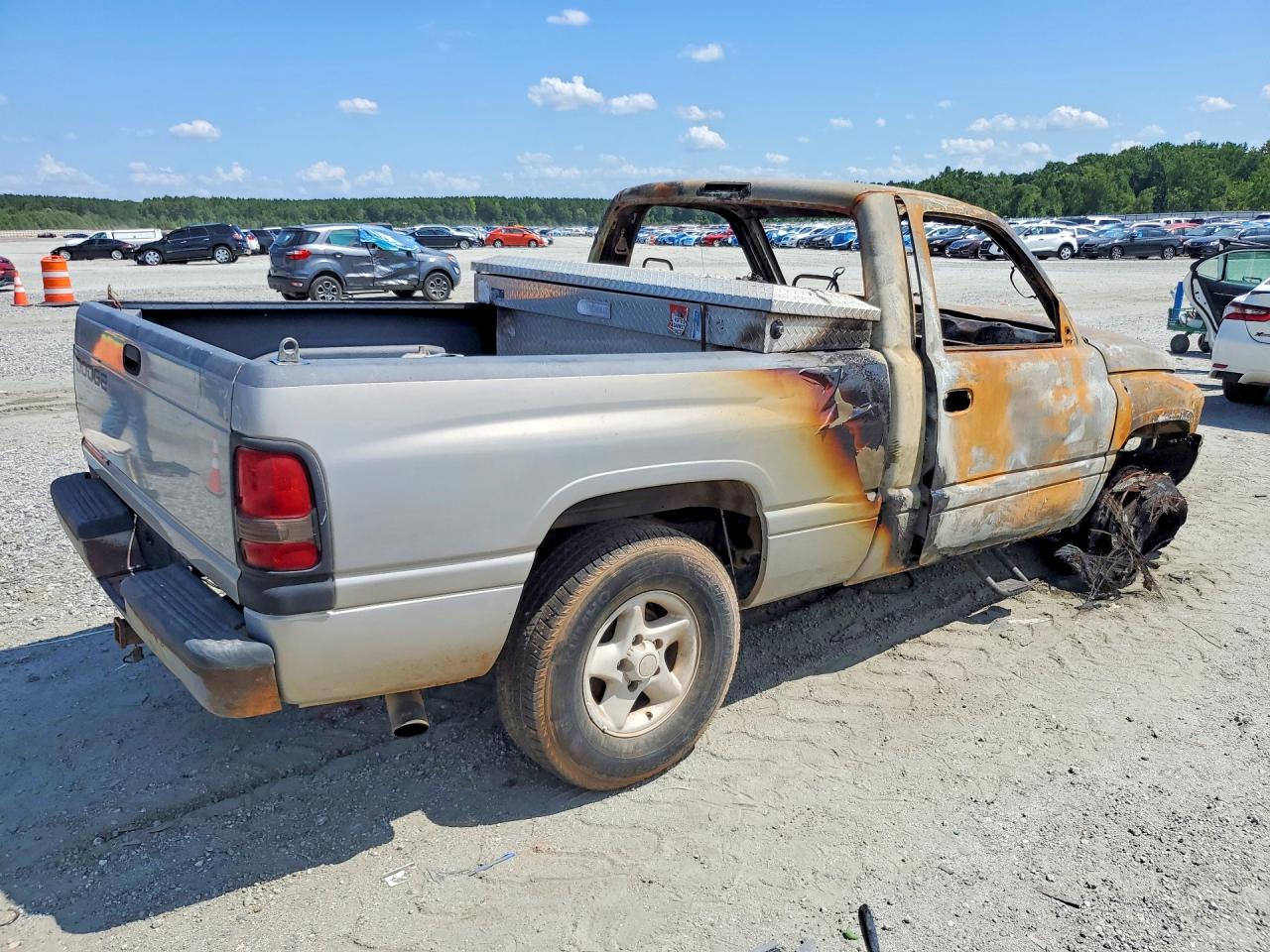 1998 Dodge Ram 1500 Серый vin: 1B7HC16X0WS661030
