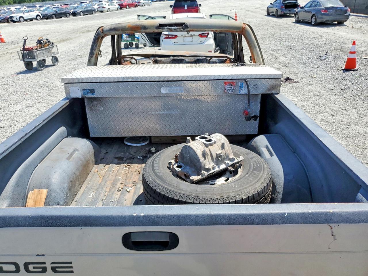 1998 Dodge Ram 1500 Серый vin: 1B7HC16X0WS661030