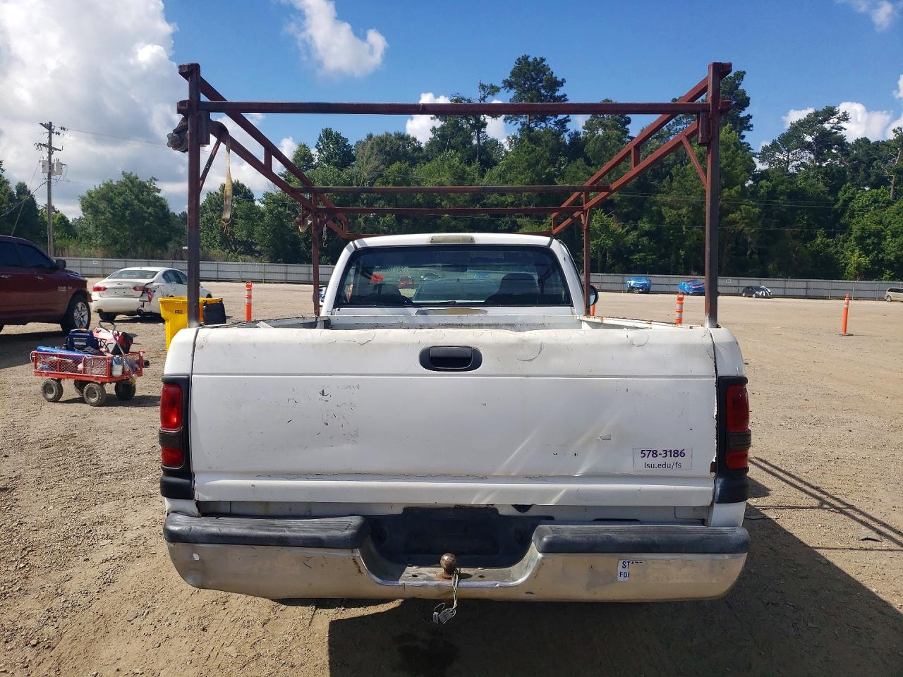 1998 Dodge Ram 1500 White vin: 1B7HC16X0WS738639