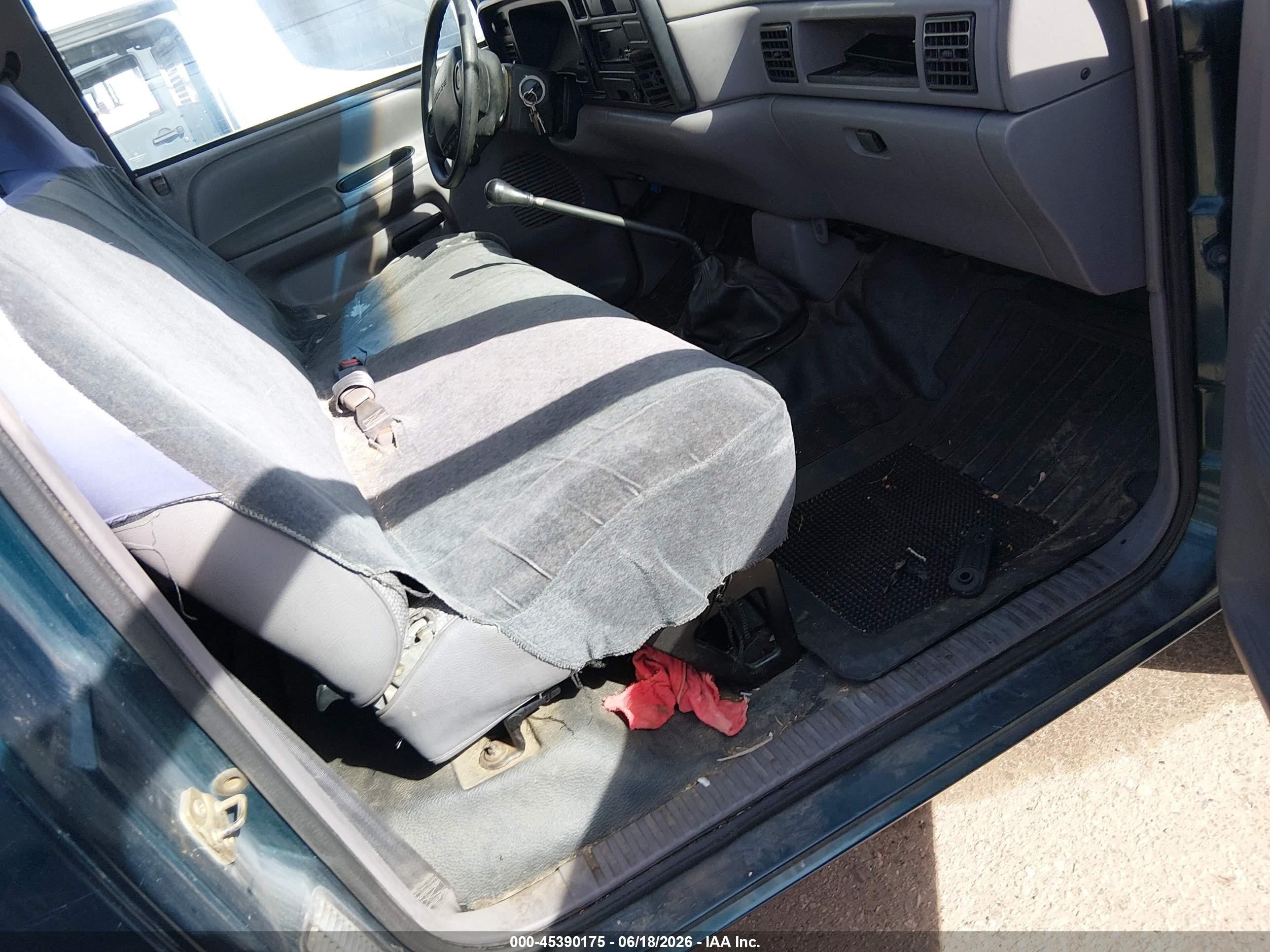1994 Dodge Ram 1500   Зеленый vin: 1B7HC16X2RS681770