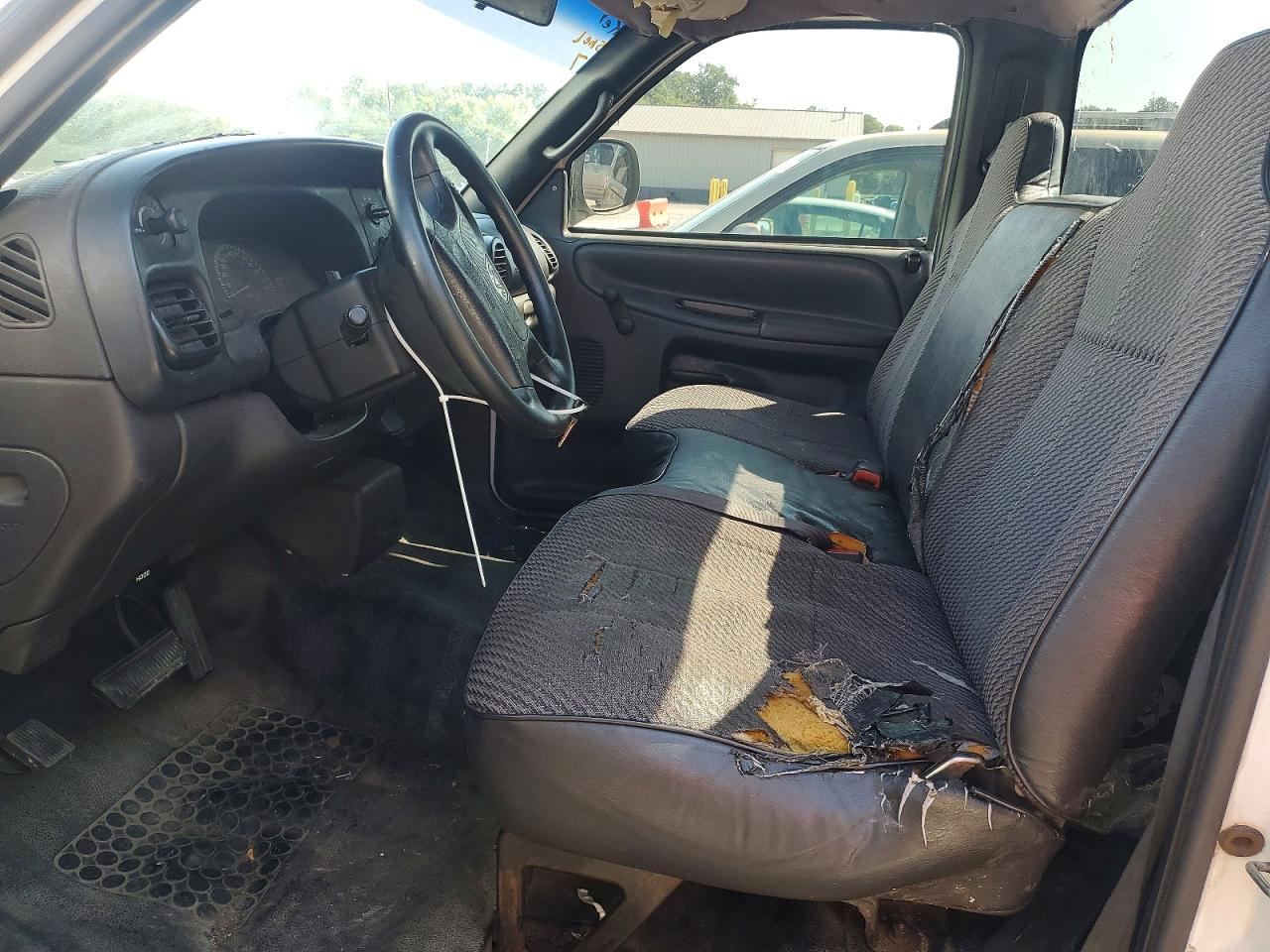 1998 Dodge Ram 1500 White vin: 1B7HC16X3WS646361