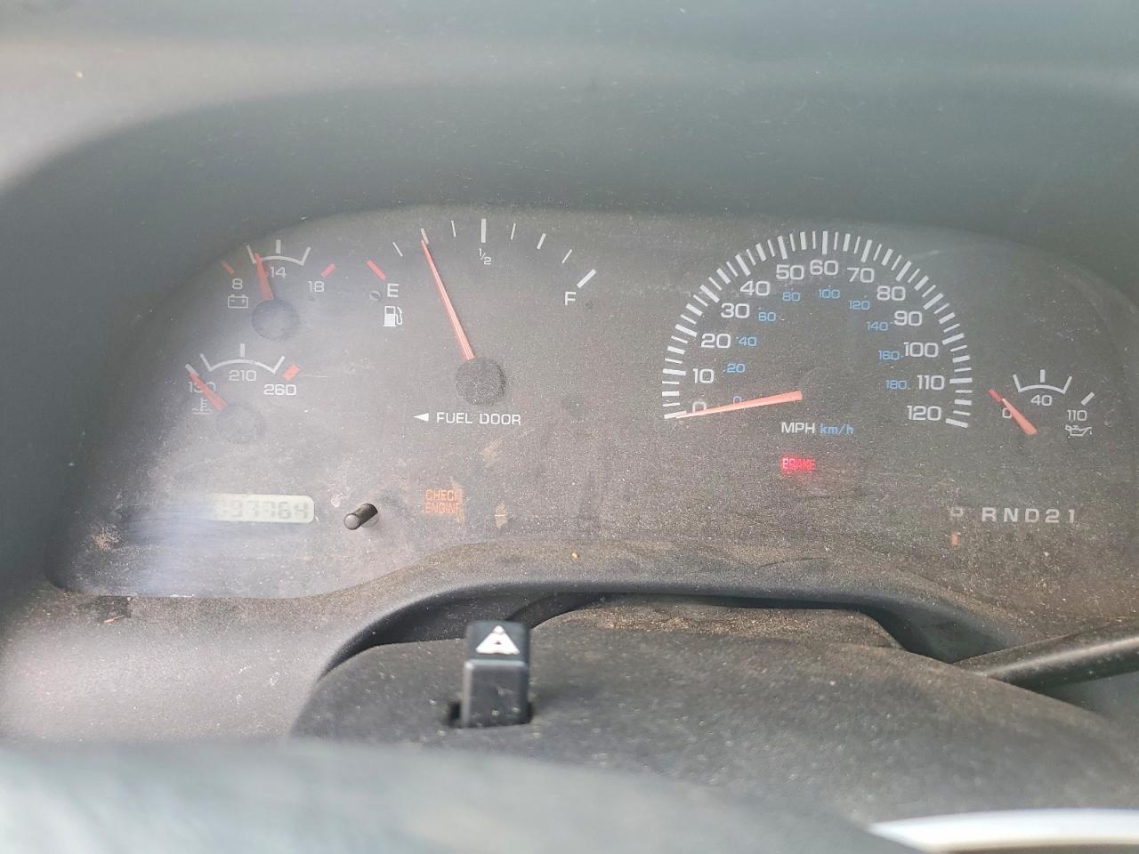 1998 Dodge Ram 1500 White vin: 1B7HC16X3WS646361