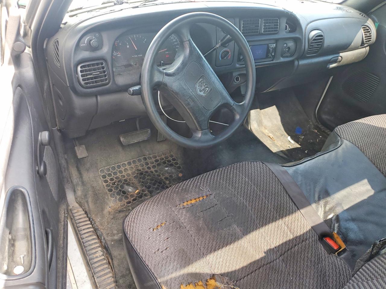 1998 Dodge Ram 1500 White vin: 1B7HC16X3WS646361