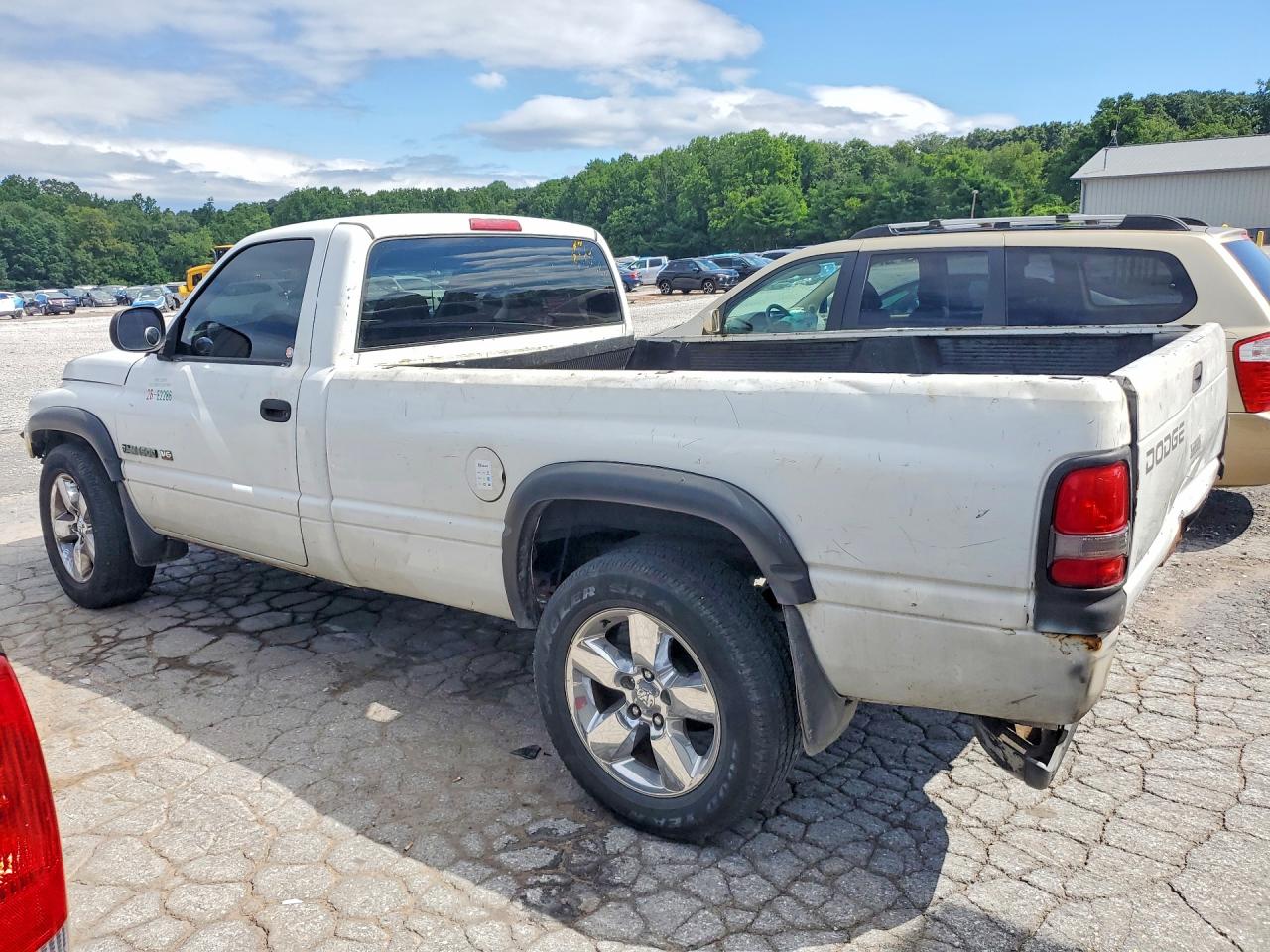 1998 Dodge Ram 1500 White vin: 1B7HC16X3WS646361