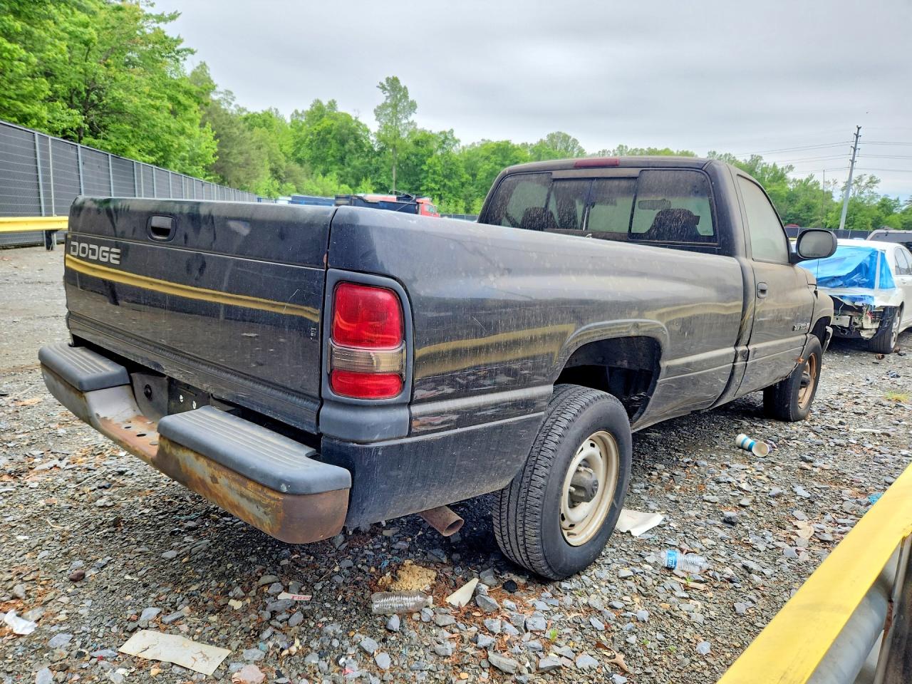 2000 Dodge Ram 1500 Black vin: 1B7HC16X3YS509584