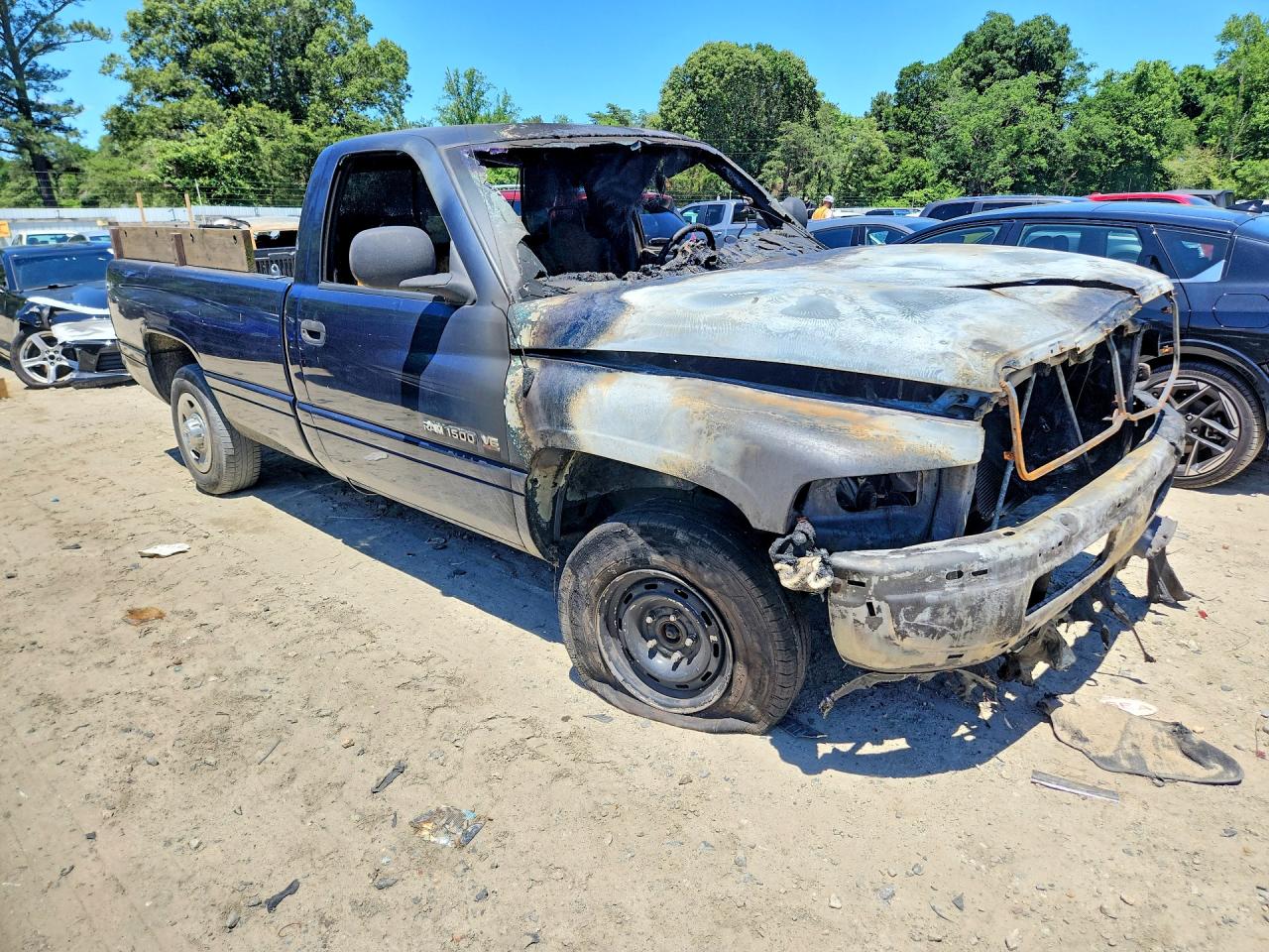 2001 Dodge Ram 1500 Blue vin: 1B7HC16X41S300182