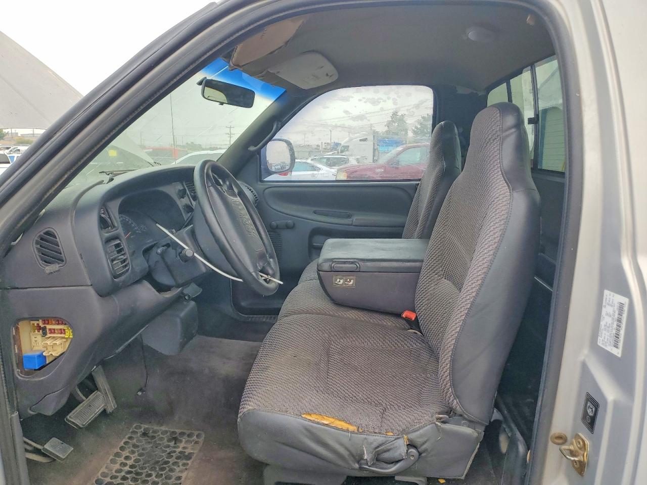 1999 Dodge Ram 1500 Silver vin: 1B7HC16X5XS306999