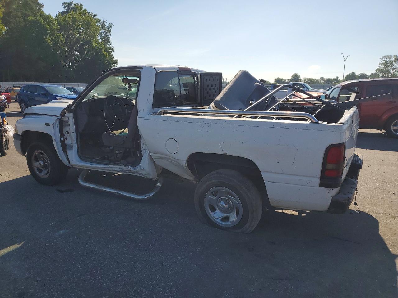 2001 Dodge Ram 1500 White vin: 1B7HC16X61S216753