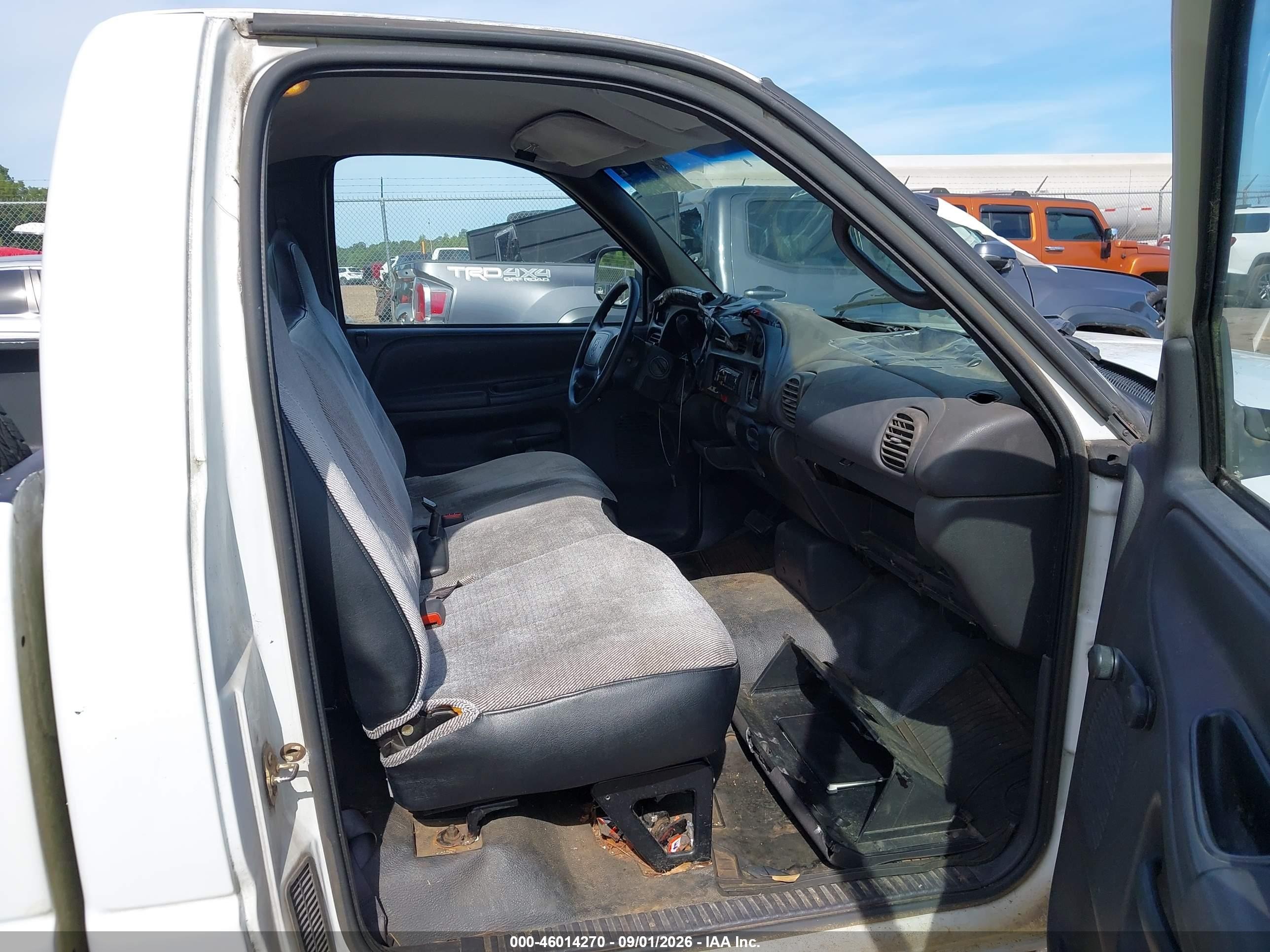 2001 Dodge Ram 1500 St/ws Белый vin: 1B7HC16X71S258753