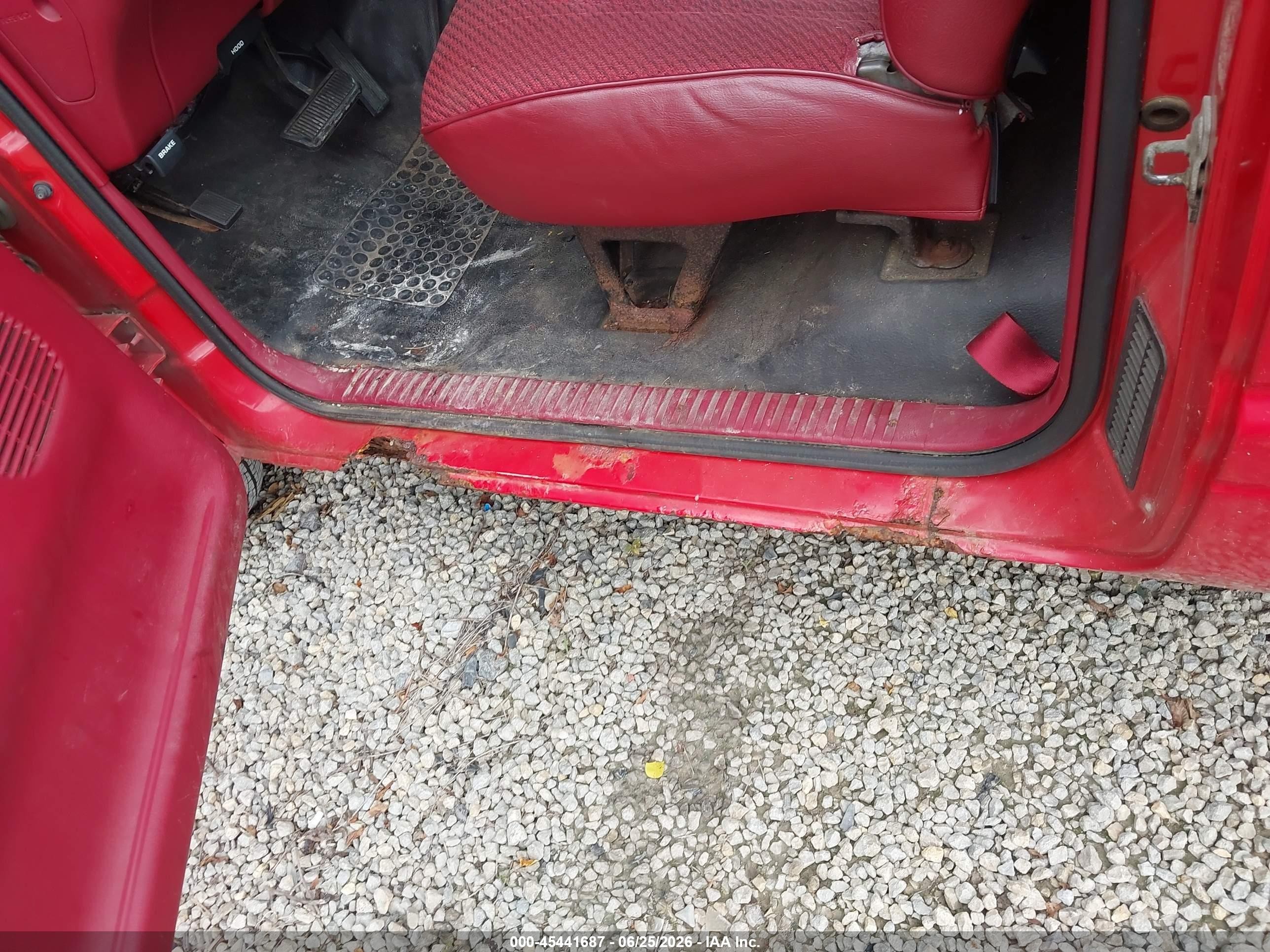 1994 Dodge Ram 1500   Red vin: 1B7HC16X9RS553719