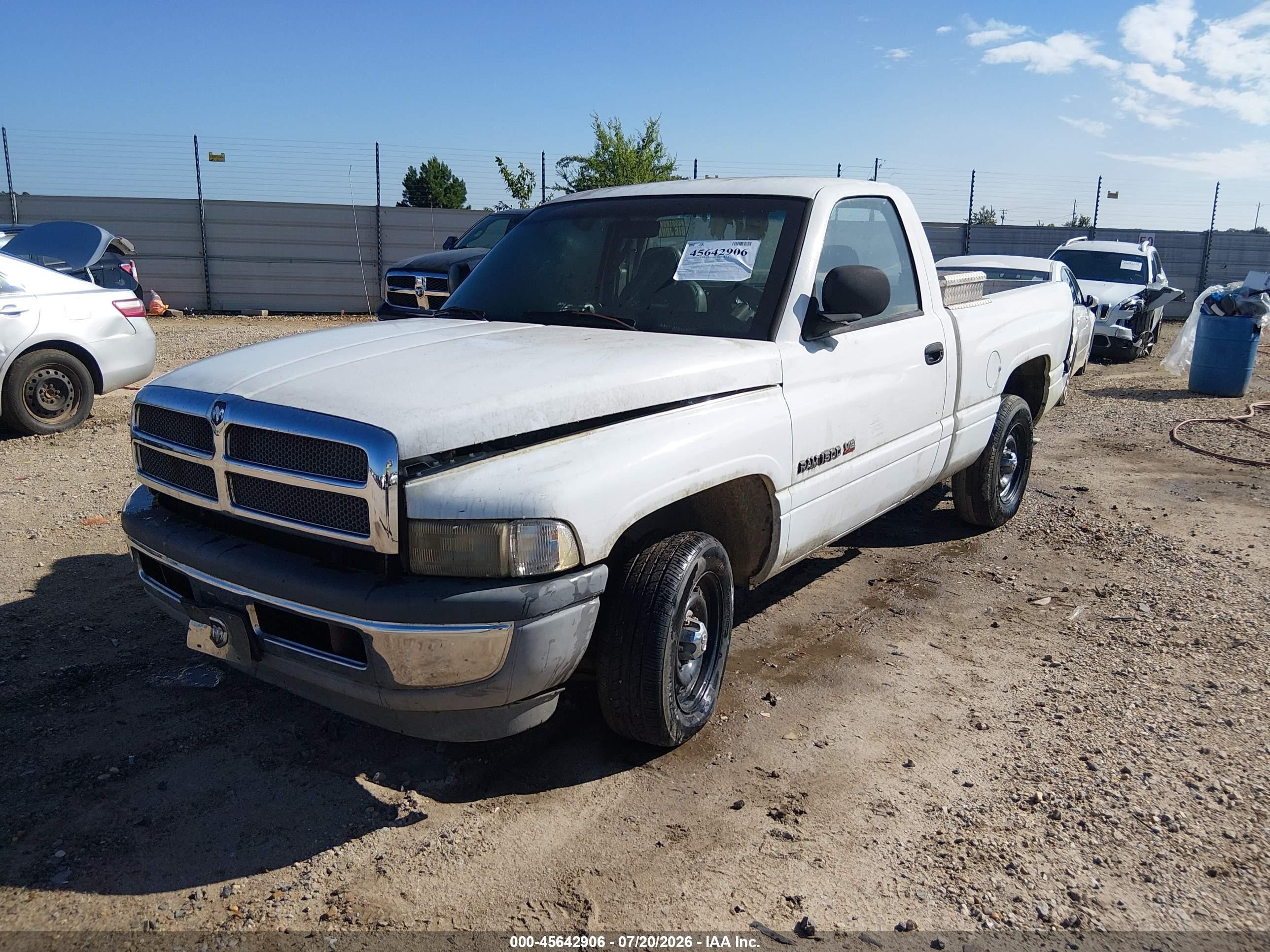 1999 Dodge Ram 1500 St Белый vin: 1B7HC16Y0XS253055