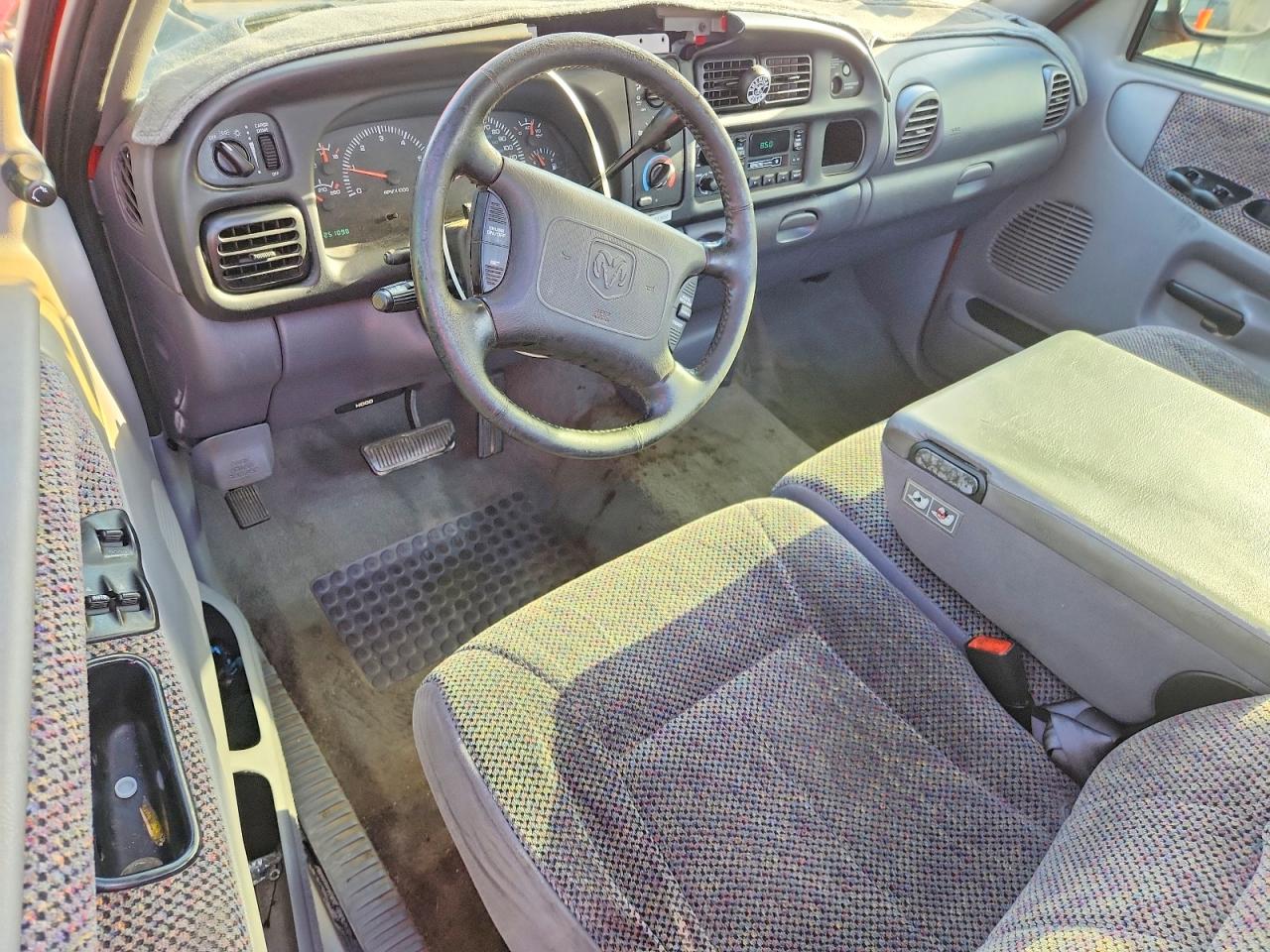 1999 Dodge Ram 1500 Red vin: 1B7HC16Y0XS311293