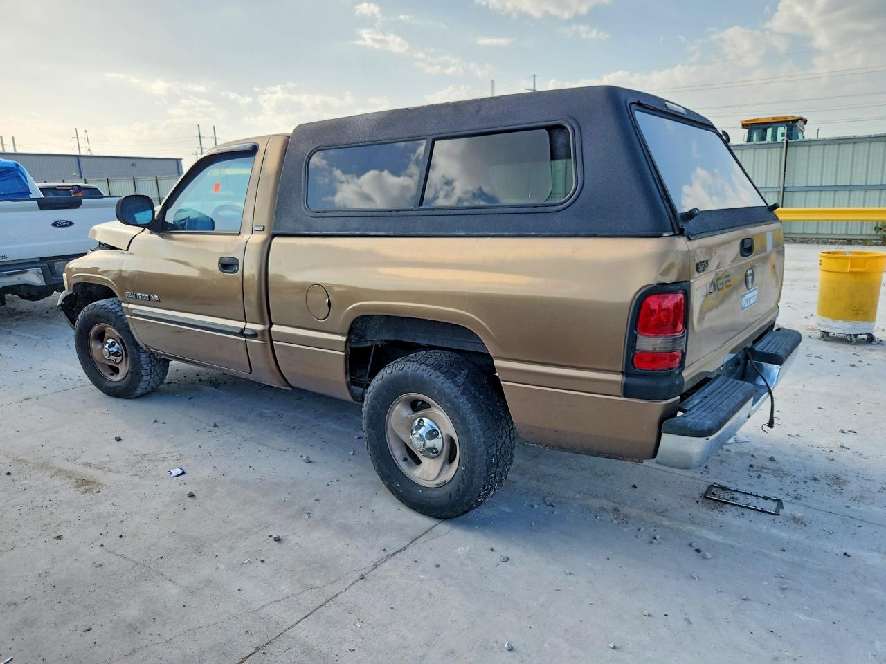 2001 Dodge Ram 1500 Бежевый vin: 1B7HC16Y11S156759