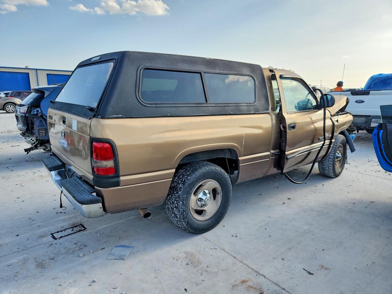 2001 Dodge Ram 1500 Бежевый vin: 1B7HC16Y11S156759