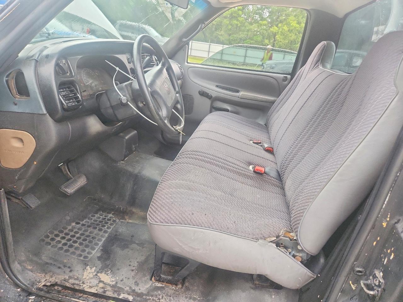 2000 Dodge Ram 1500 Черный vin: 1B7HC16Y2YS585693