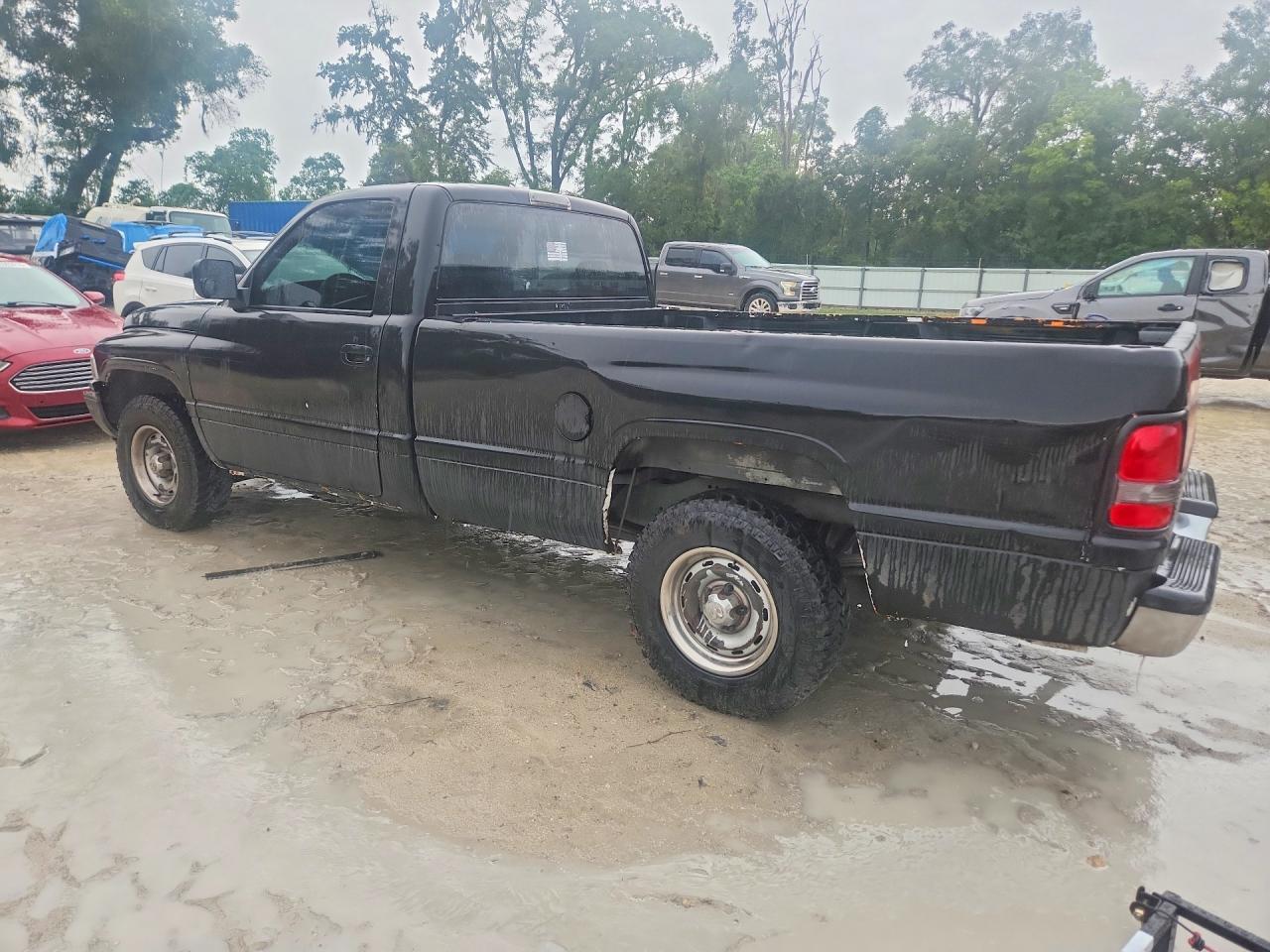 2000 Dodge Ram 1500 Черный vin: 1B7HC16Y2YS585693