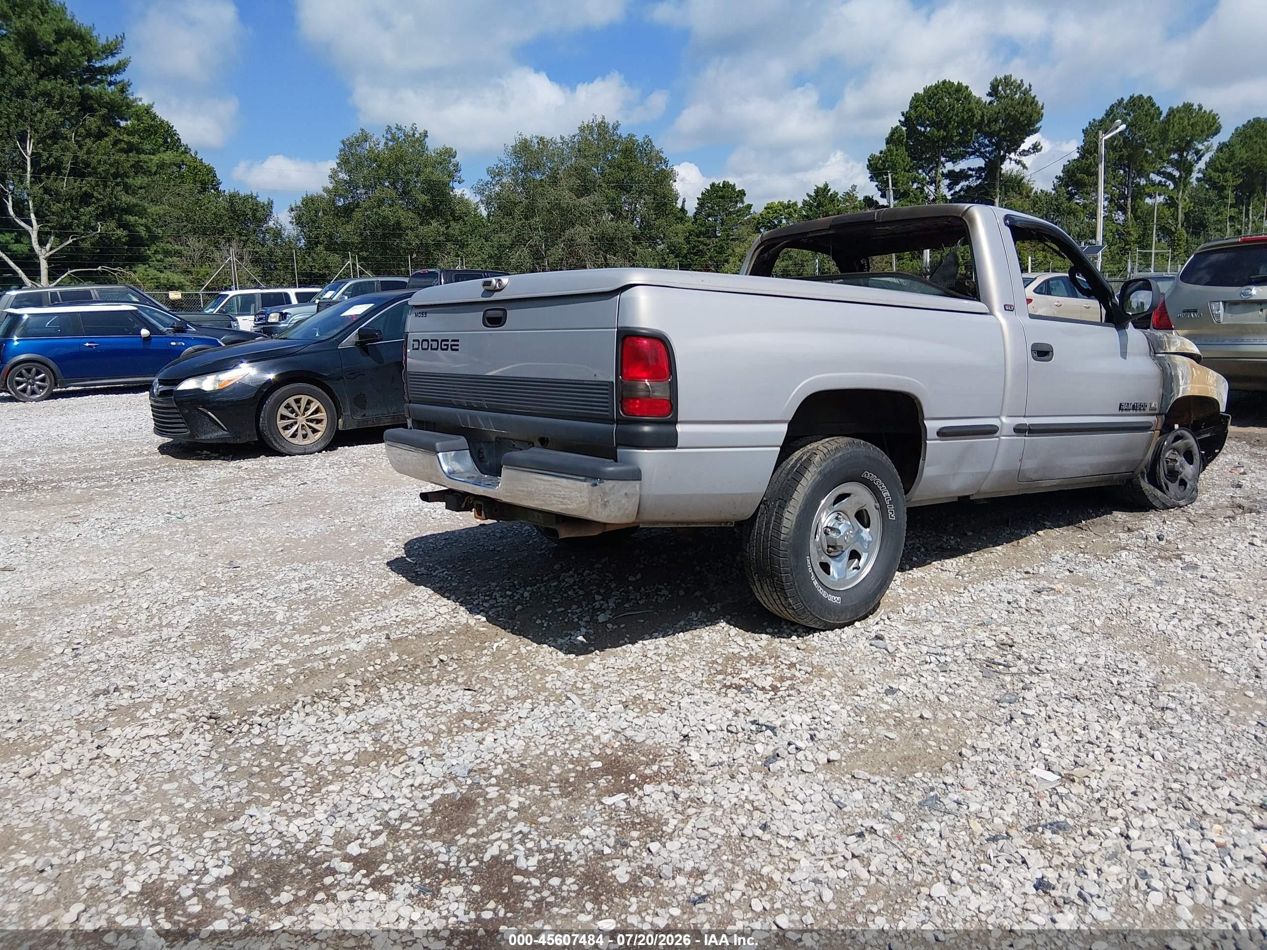 1998 Dodge Ram 1500 St Серебряный vin: 1B7HC16Y3WS734092
