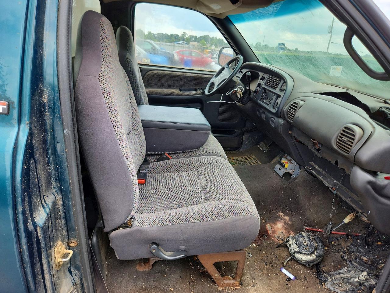 1998 Dodge Ram 1500 Green vin: 1B7HC16Y5WS698311