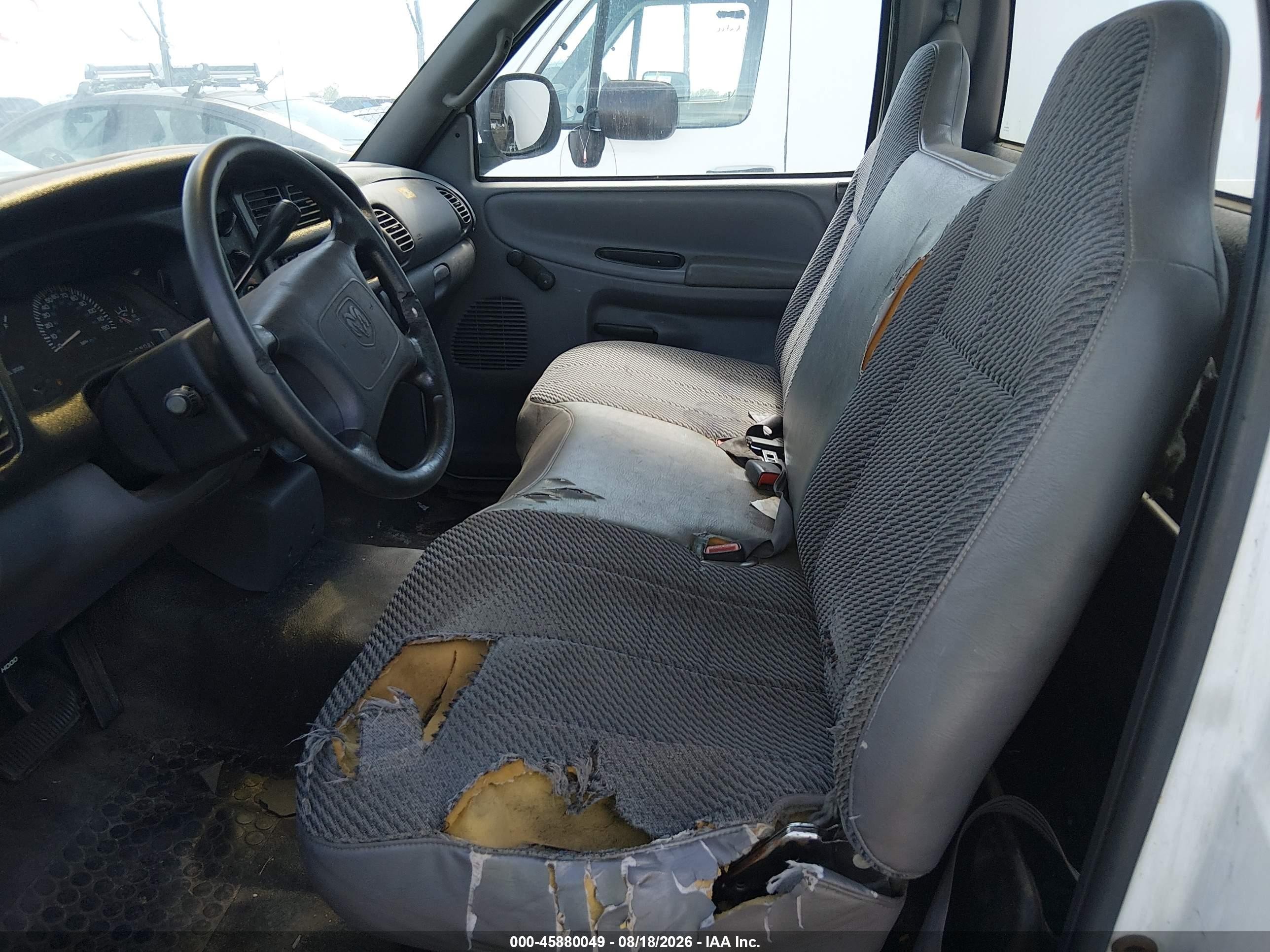 1999 Dodge Ram 1500 St White vin: 1B7HC16Y5XS280204