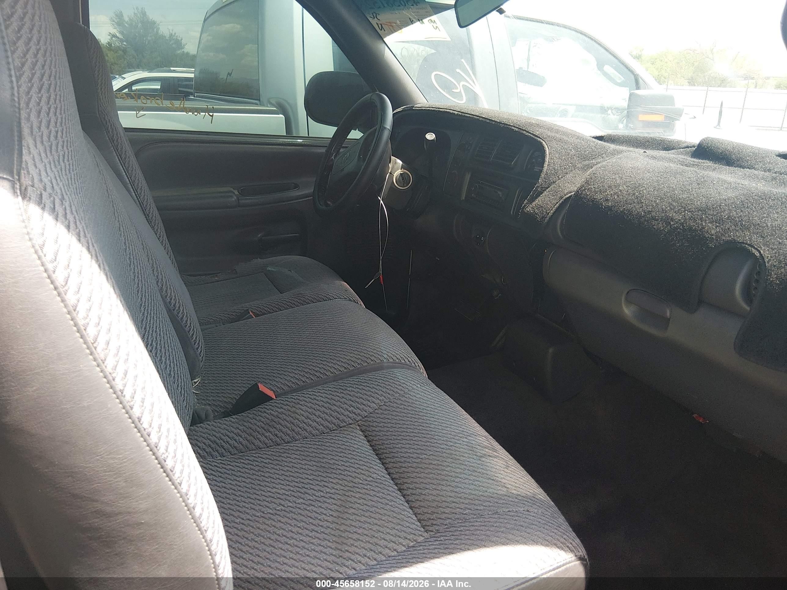 1999 Dodge Ram 1500 St White vin: 1B7HC16Y6XS126052