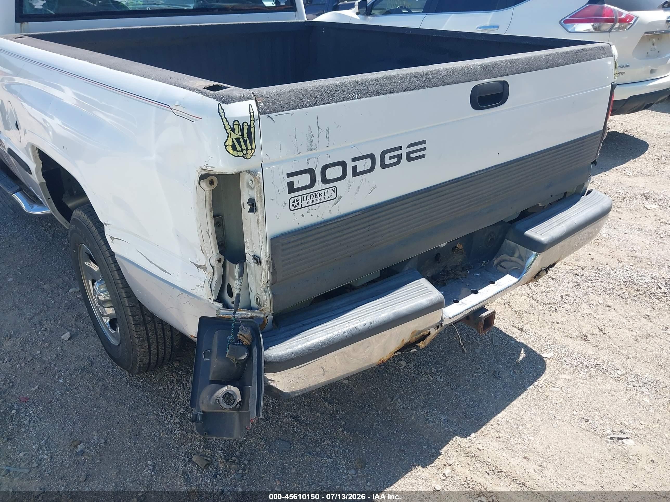 1998 Dodge Ram 1500 St Белый vin: 1B7HC16Y7WS739974