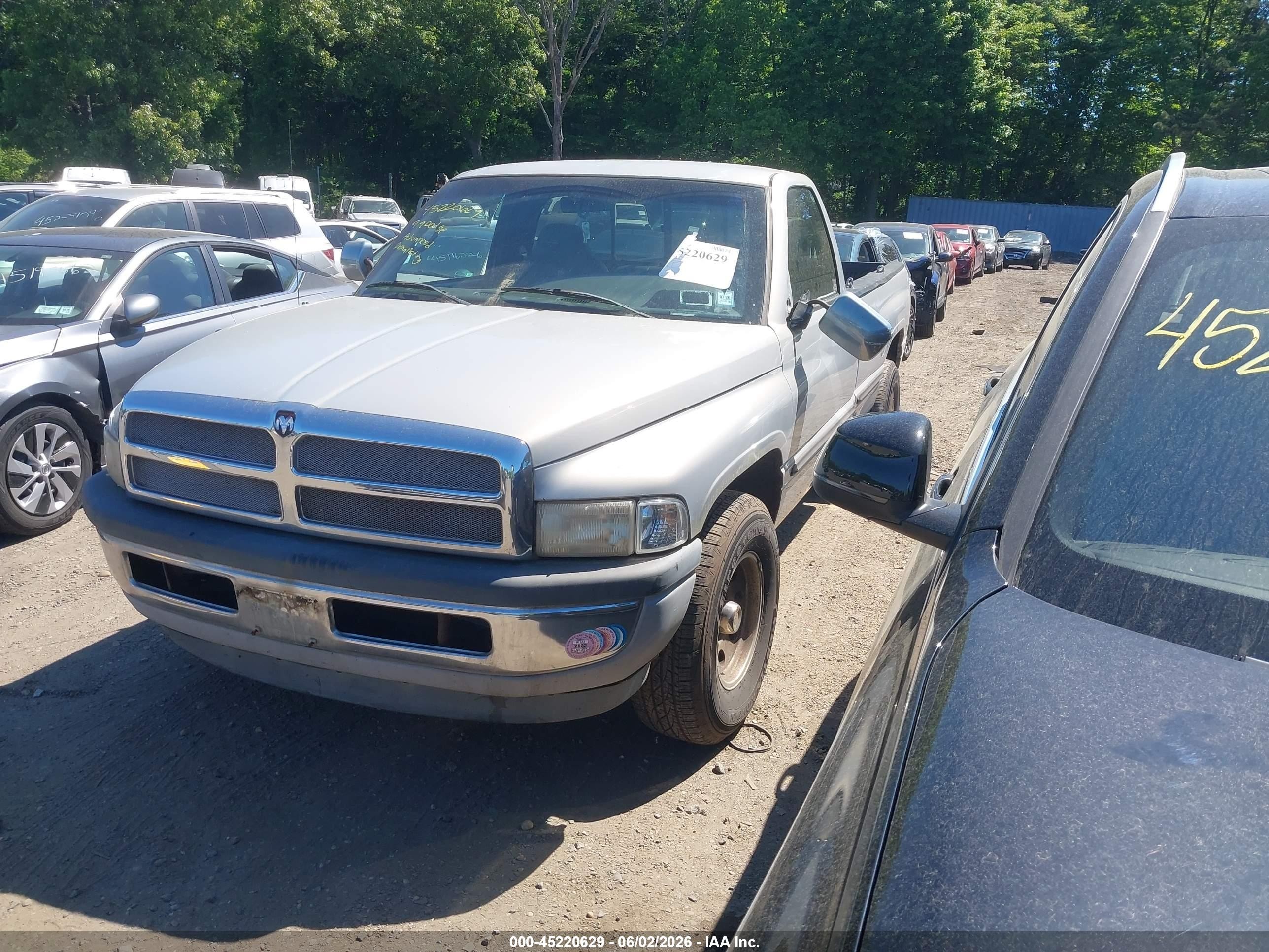 1999 Dodge Ram 1500 St Silver vin: 1B7HC16Y7XS183649