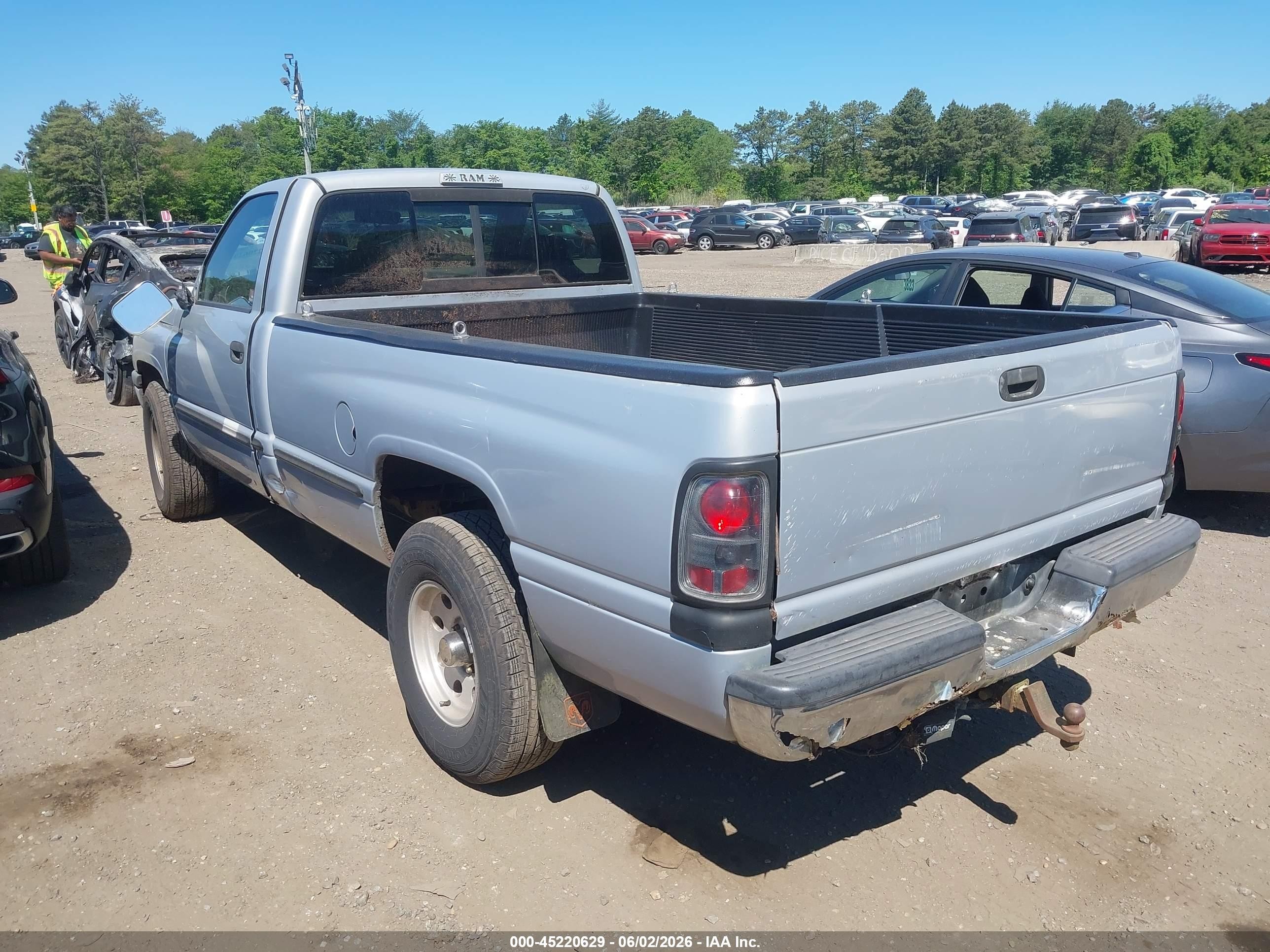 1999 Dodge Ram 1500 St Silver vin: 1B7HC16Y7XS183649