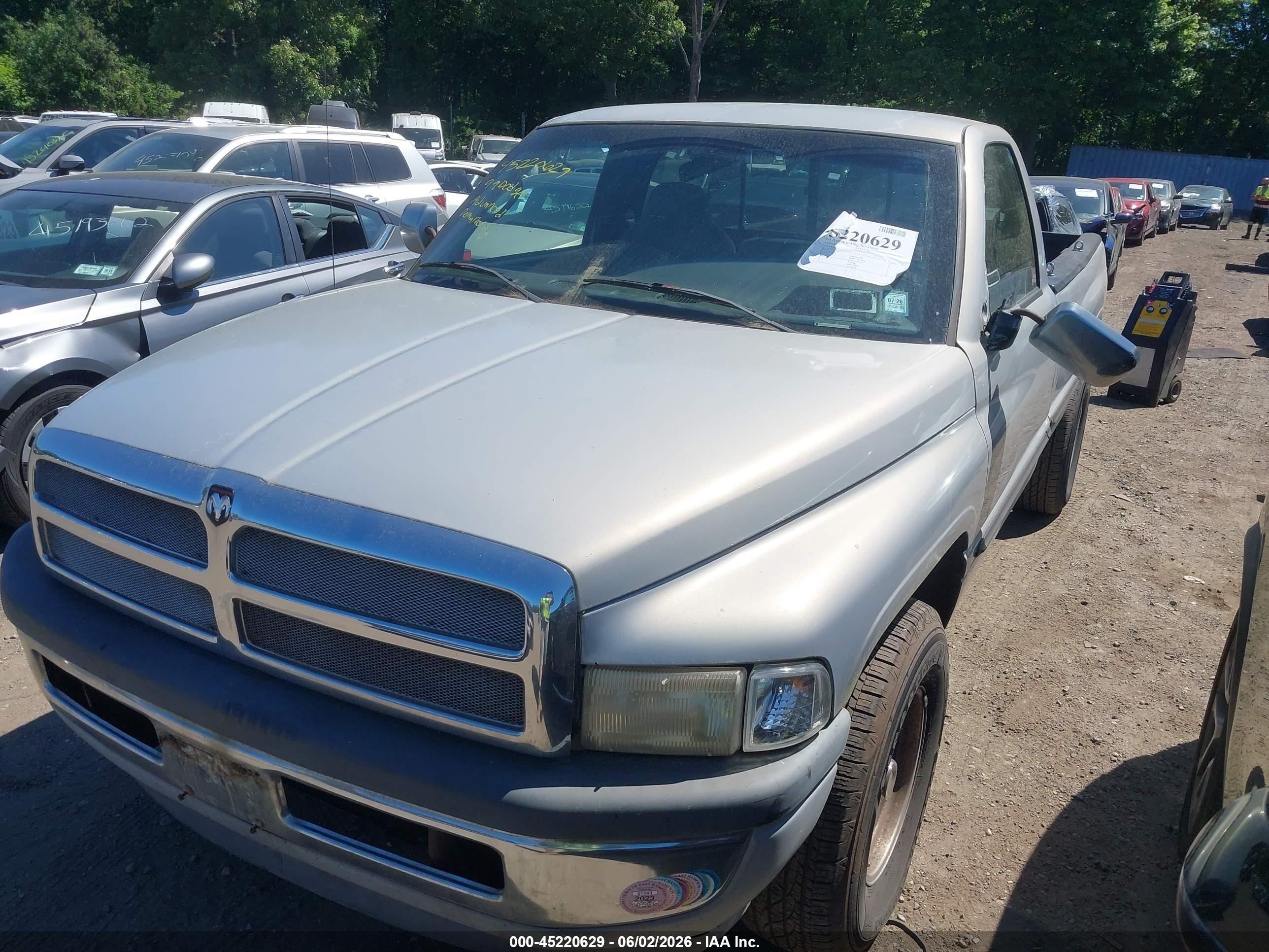 1999 Dodge Ram 1500 St Silver vin: 1B7HC16Y7XS183649
