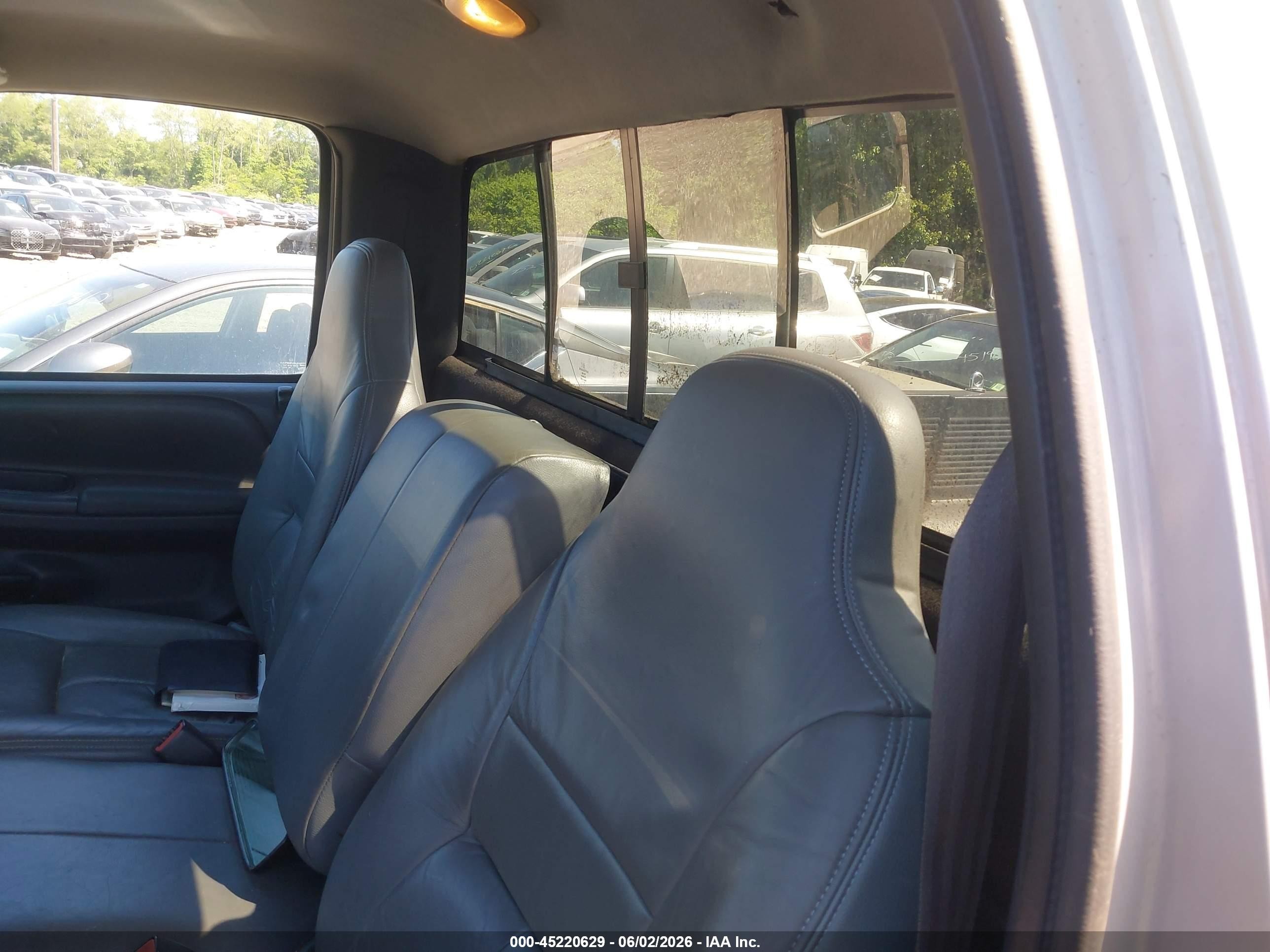 1999 Dodge Ram 1500 St Silver vin: 1B7HC16Y7XS183649