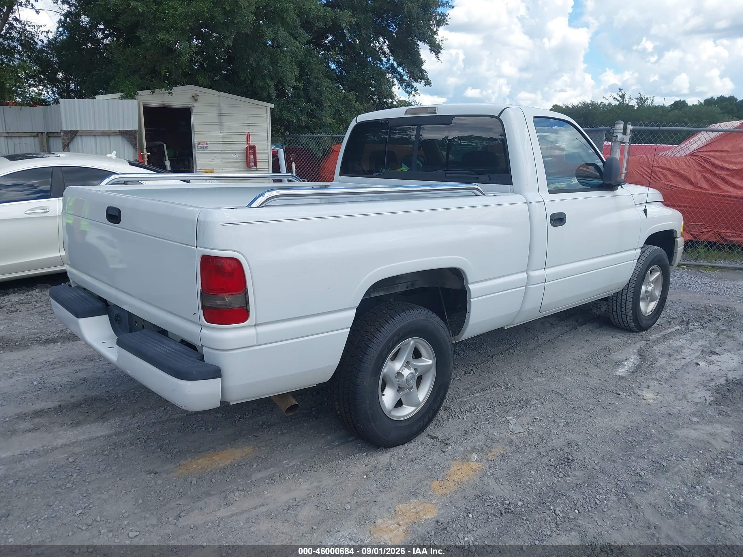 2000 Dodge Ram 1500 St White vin: 1B7HC16Y8YS522534