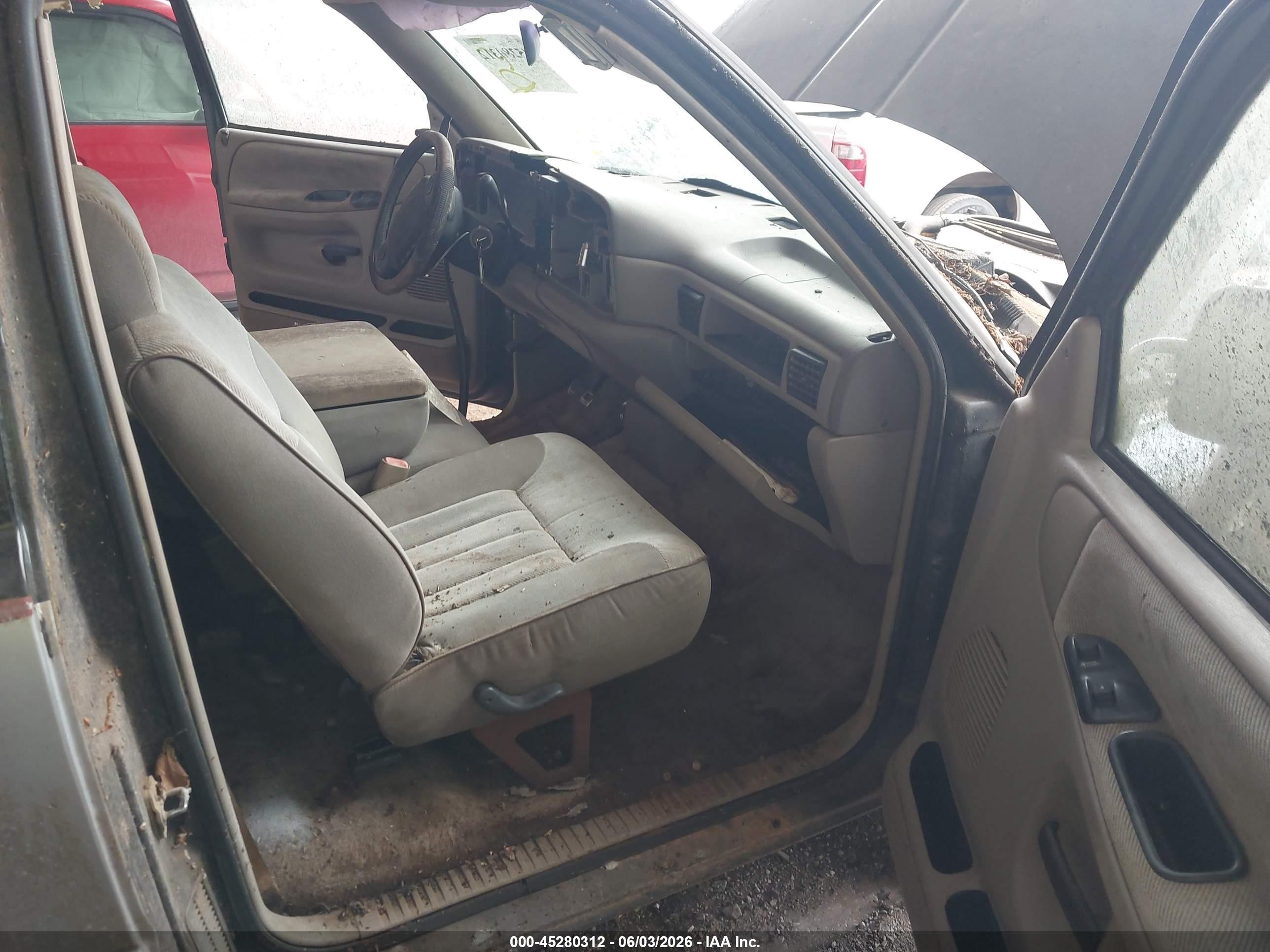 1995 Dodge Ram 1500   Черный vin: 1B7HC16Z4SS258499