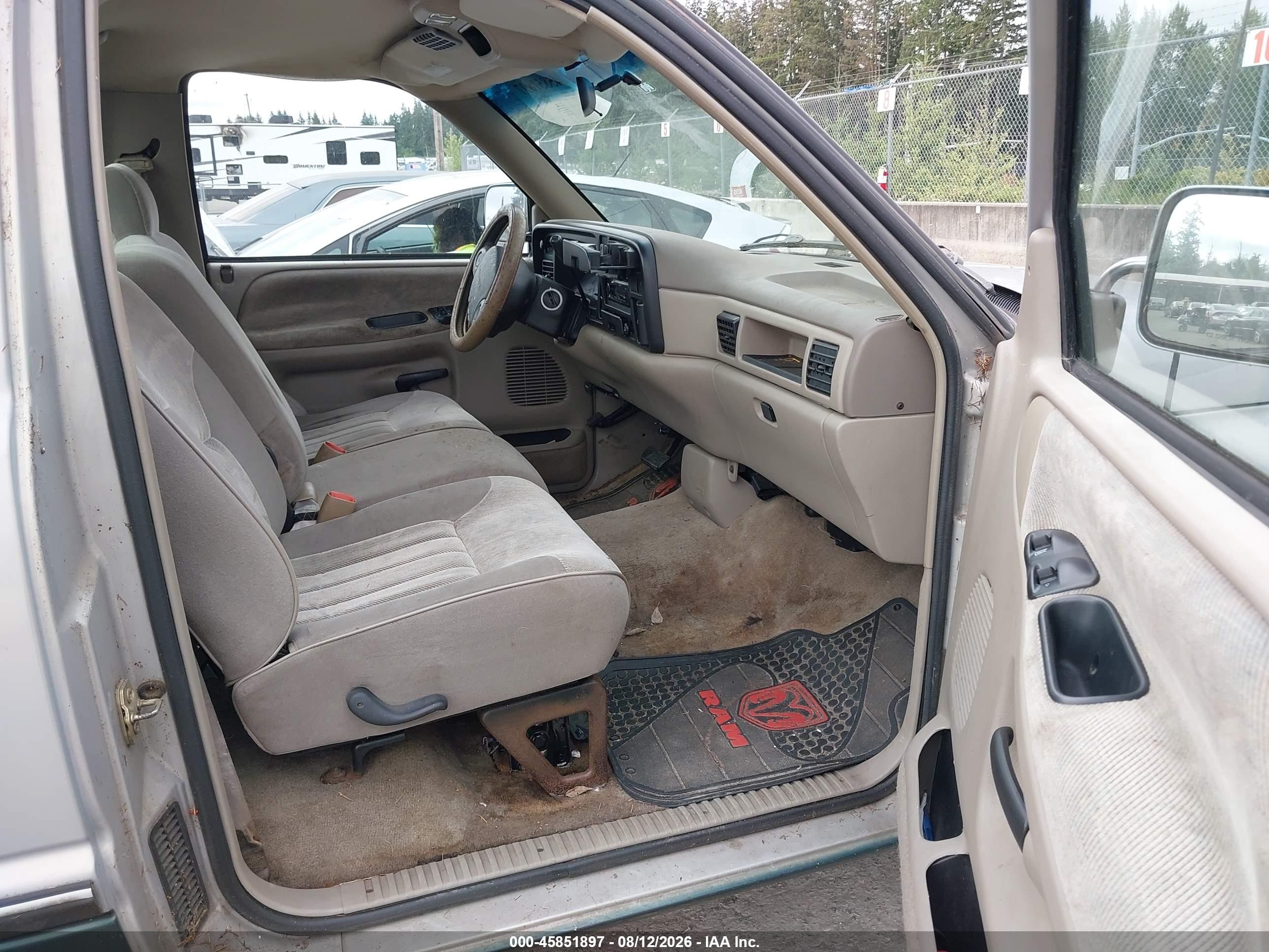 1995 Dodge Ram 1500   Silver vin: 1B7HC16Z5SS134967