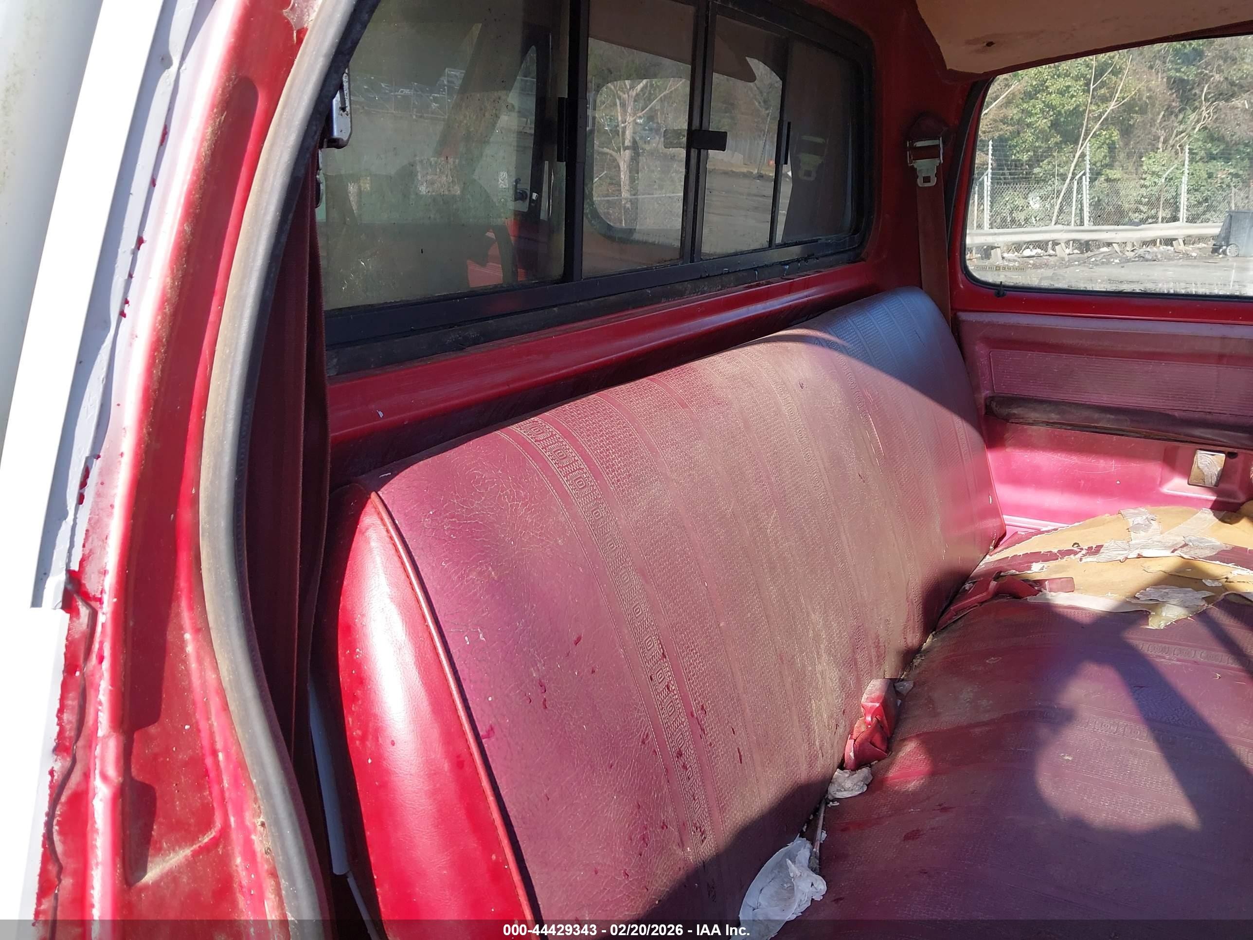 1987 Dodge D-series D150 White vin: 1B7HD14T5HS352198