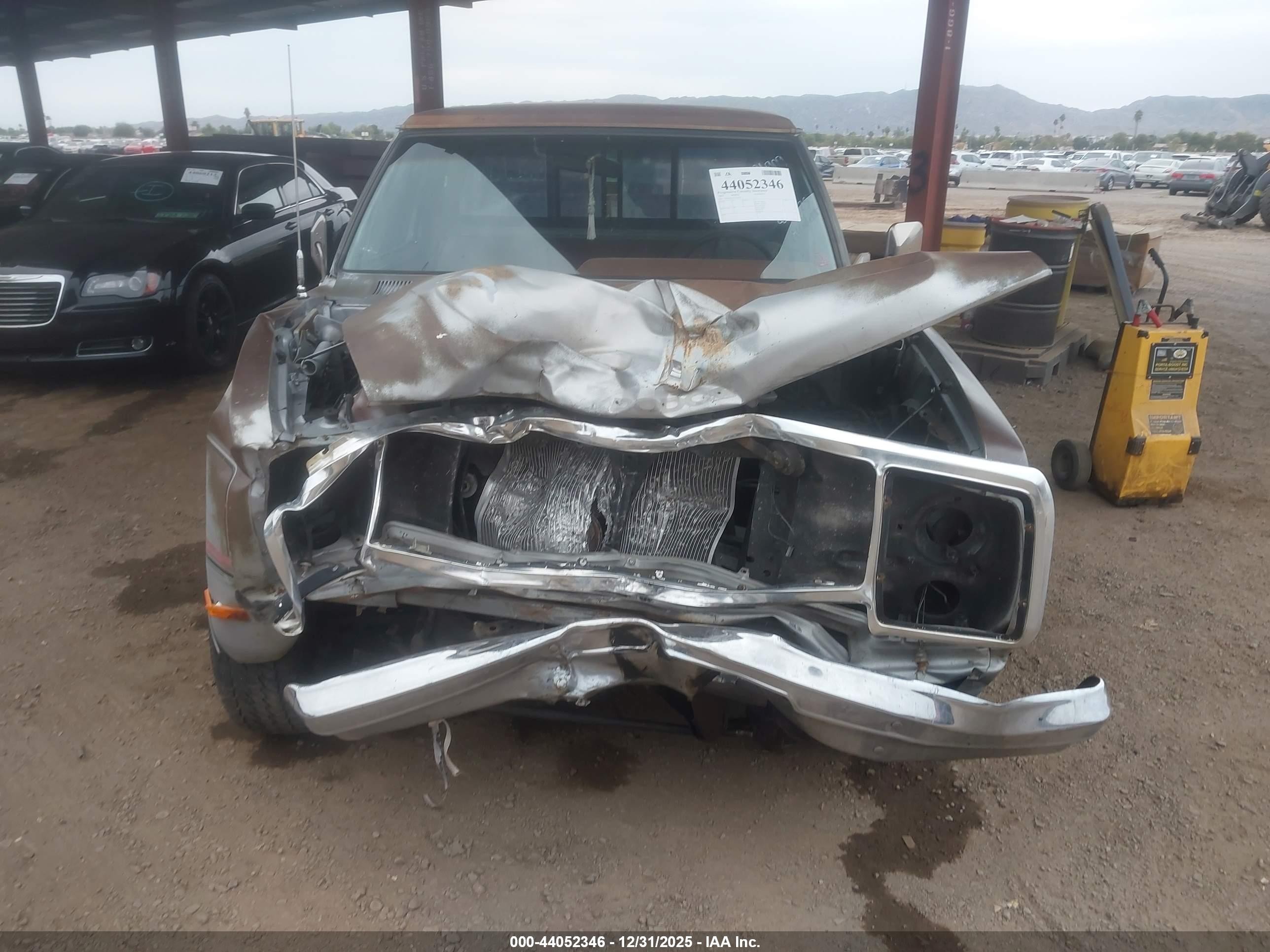 1984 Dodge D-series D200/d250 Silver vin: 1B7HD24T3ES336194