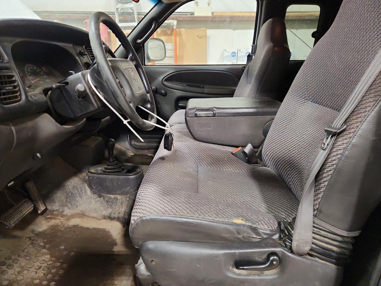 2001 Dodge Ram 1500 White vin: 1B7HF13Y71J272291