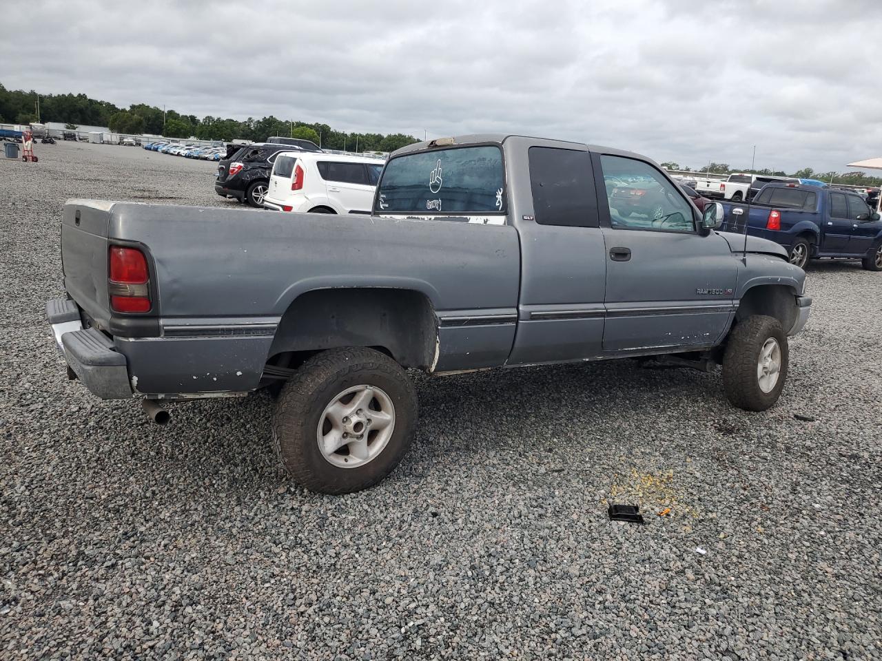 1997 Dodge 1500 Gray vin: 1B7HF13Y7VJ609032